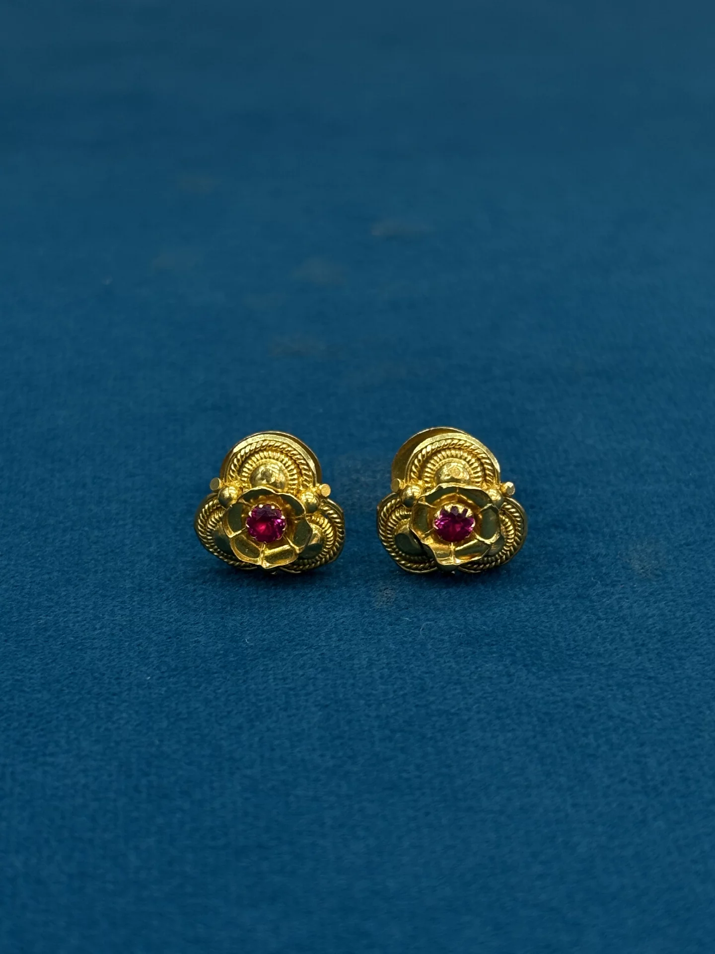 Gold Diddulu Amrutha Jewellers 23-11-7, Nageswara Rao Pantulu Rd, Satyaranayana Puram, Vijayawada, Andhra Pradesh 520011, India