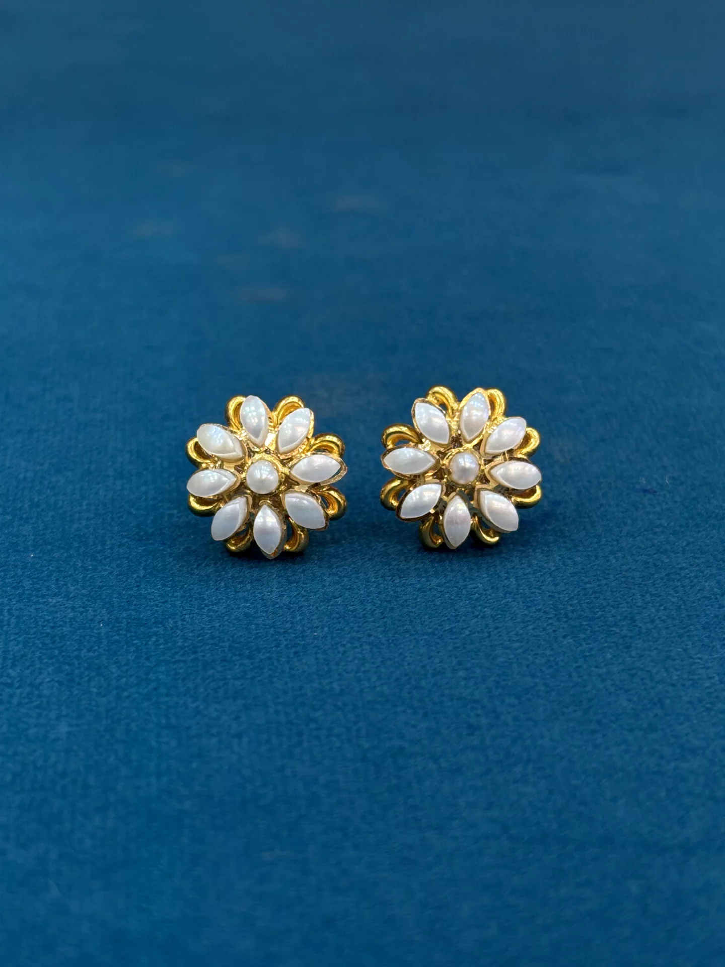 Gold Dhidhulu Amrutha Jewellers 23-11-7, Nageswara Rao Pantulu Rd, Satyaranayana Puram, Vijayawada, Andhra Pradesh 520011, India
