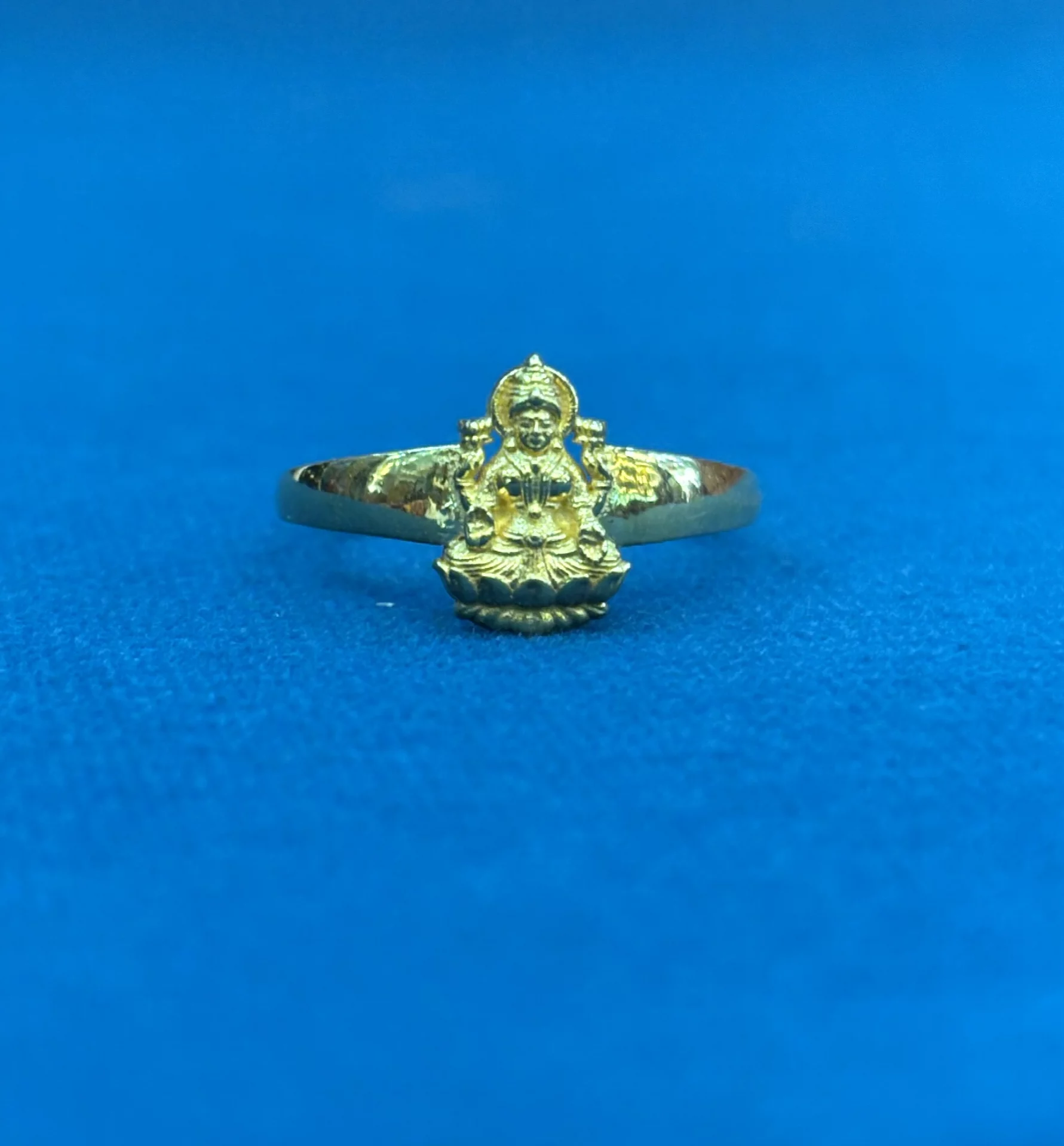 Gold Lakshmi Devi ring Amrutha Jewellers 23-11-7, Nageswara Rao Pantulu Rd, Satyaranayana Puram, Vijayawada, Andhra Pradesh 520011, India