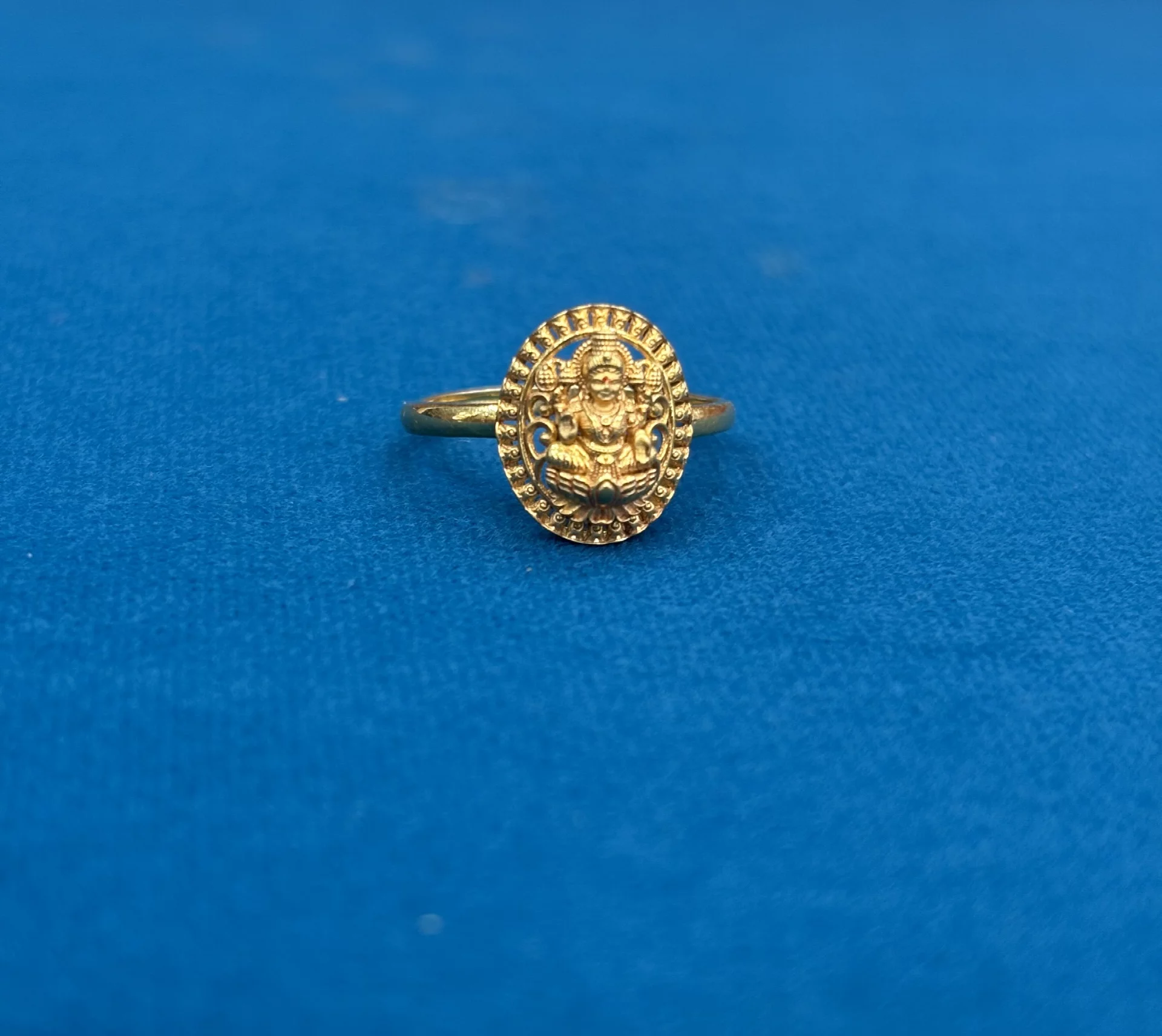 Gold Lakshmi Devi ring Amrutha Jewellers 23-11-7, Nageswara Rao Pantulu Rd, Satyaranayana Puram, Vijayawada, Andhra Pradesh 520011, India