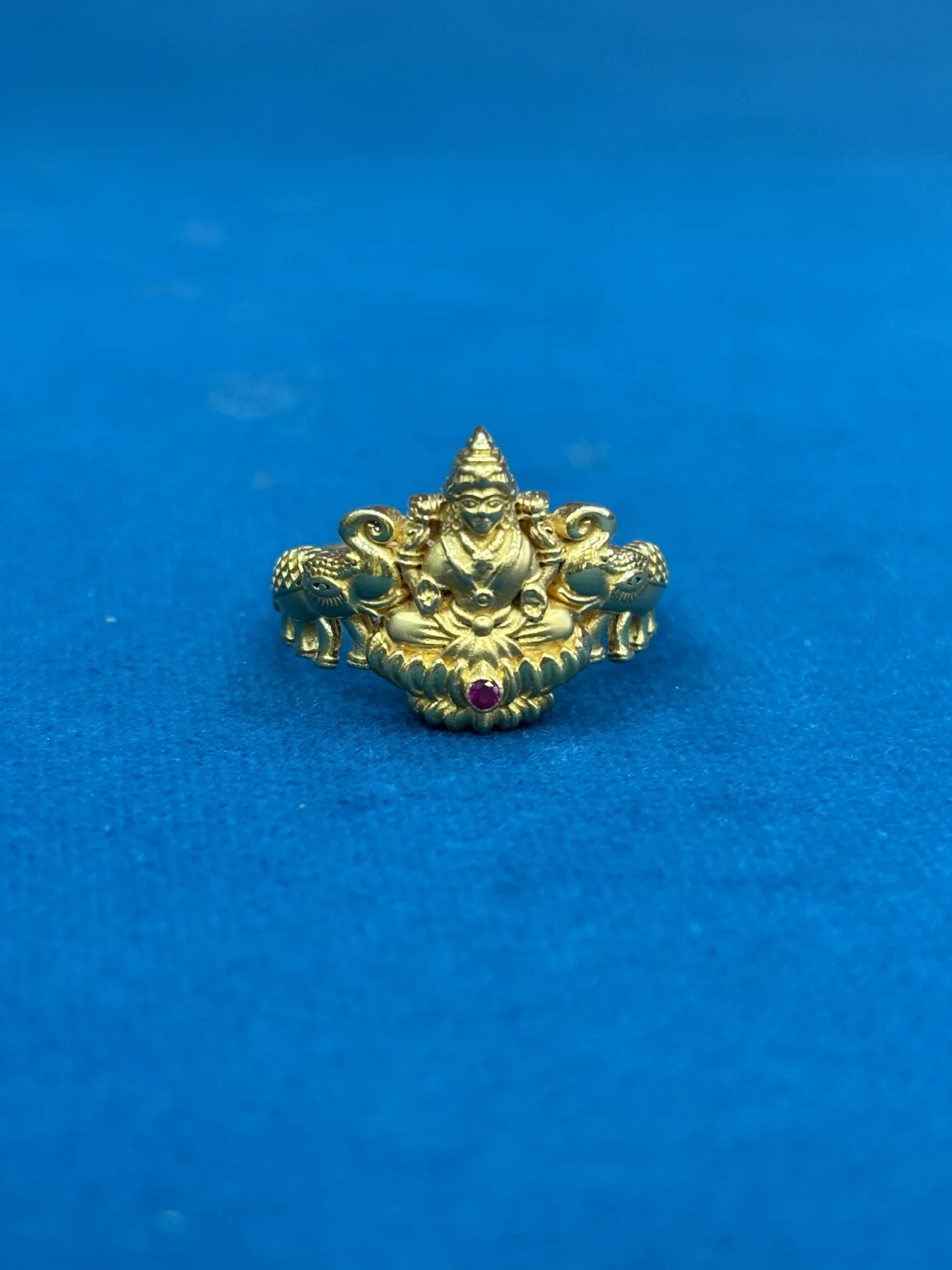 Gold Lakshmi Devi Ring Amrutha Jewellers 23-11-7, Nageswara Rao Pantulu Rd, Satyaranayana Puram, Vijayawada, Andhra Pradesh 520011, India