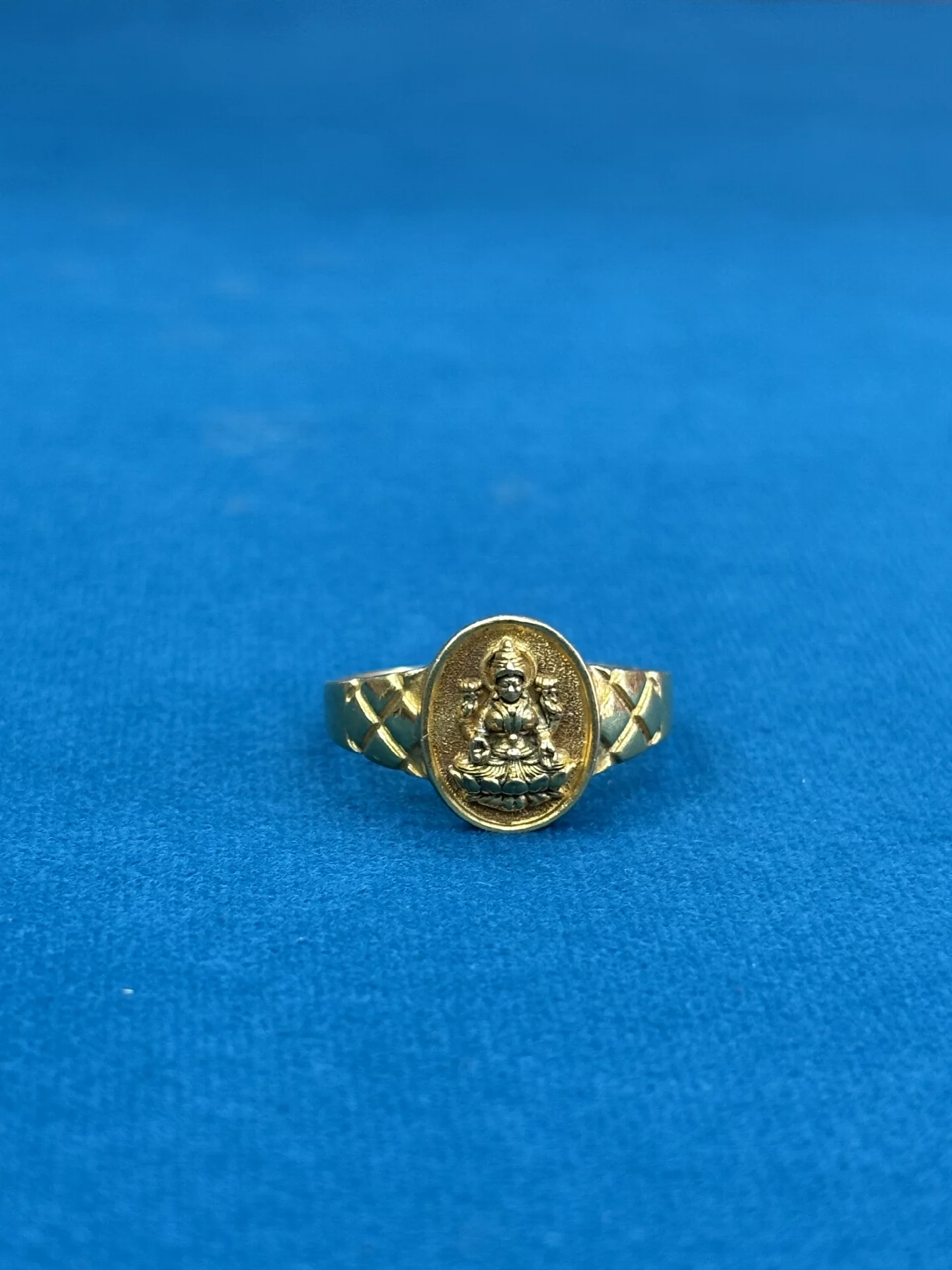 Gold Lakshmi Devi Ring Amrutha Jewellers 23-11-7, Nageswara Rao Pantulu Rd, Satyaranayana Puram, Vijayawada, Andhra Pradesh 520011, India