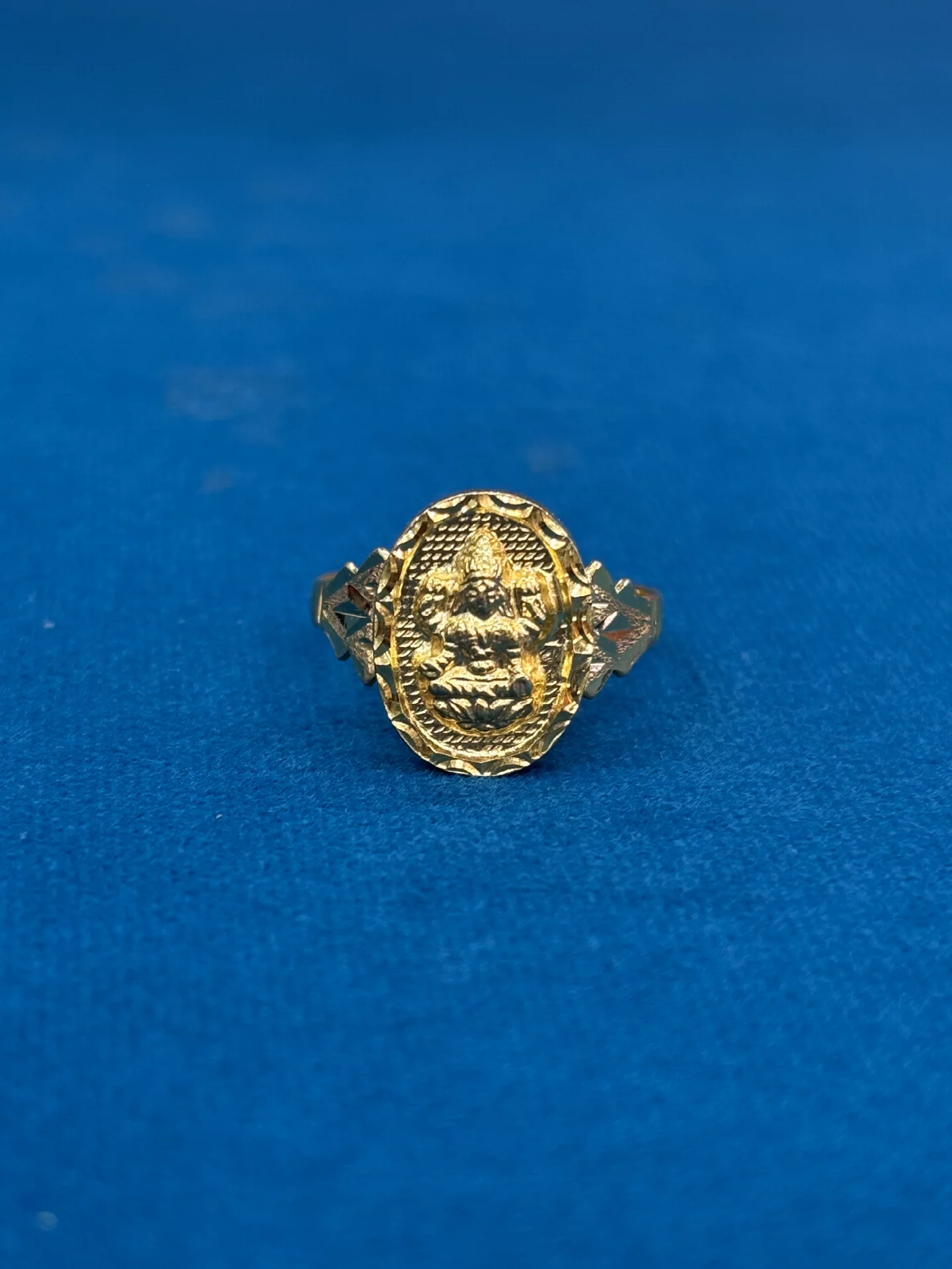 Gold Lakshmi Devi Ring Amrutha Jewellers 23-11-7, Nageswara Rao Pantulu Rd, Satyaranayana Puram, Vijayawada, Andhra Pradesh 520011, India