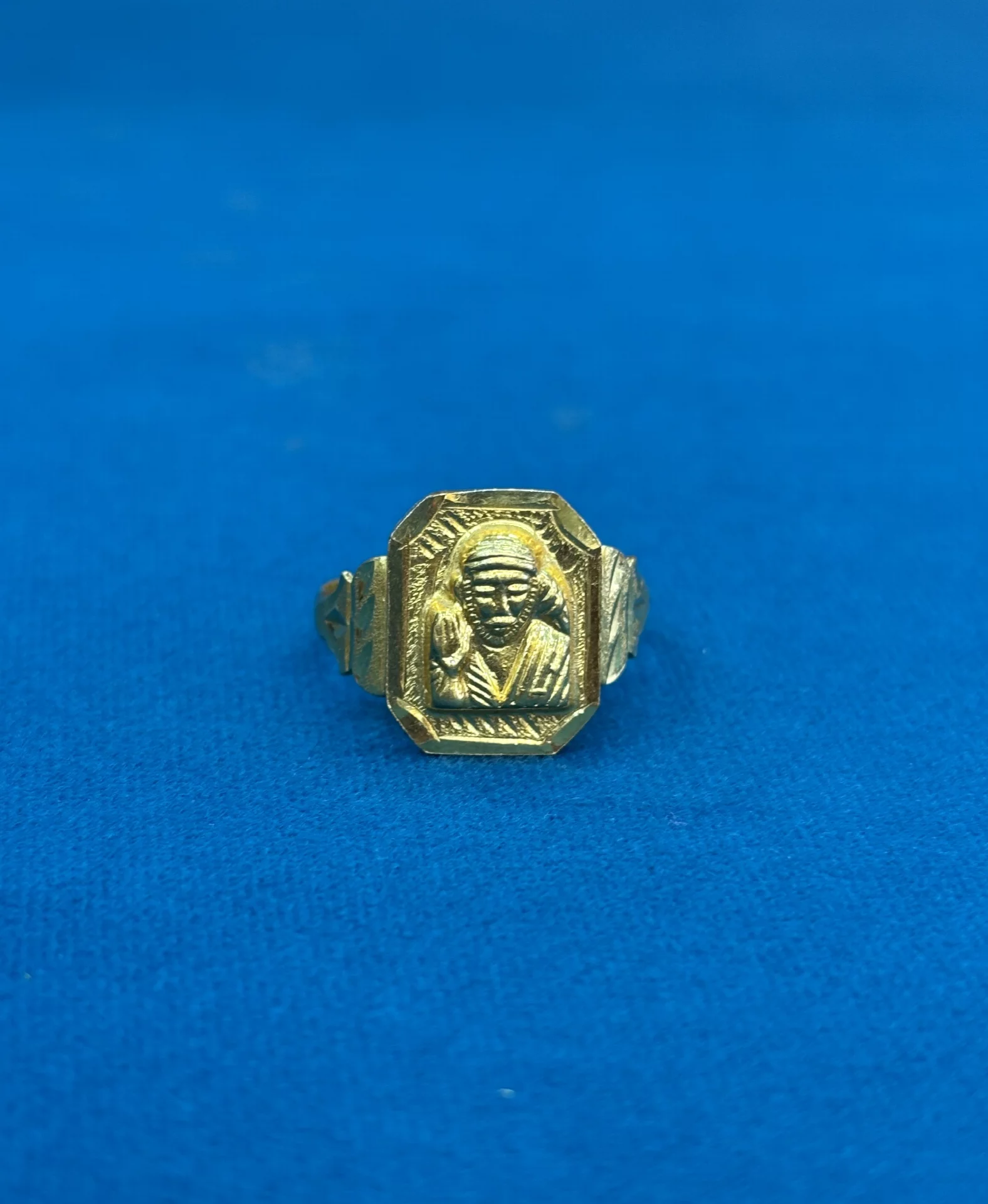Gold Saibaba Ring Amrutha Jewellers 23-11-7, Nageswara Rao Pantulu Rd, Satyaranayana Puram, Vijayawada, Andhra Pradesh 520011, India