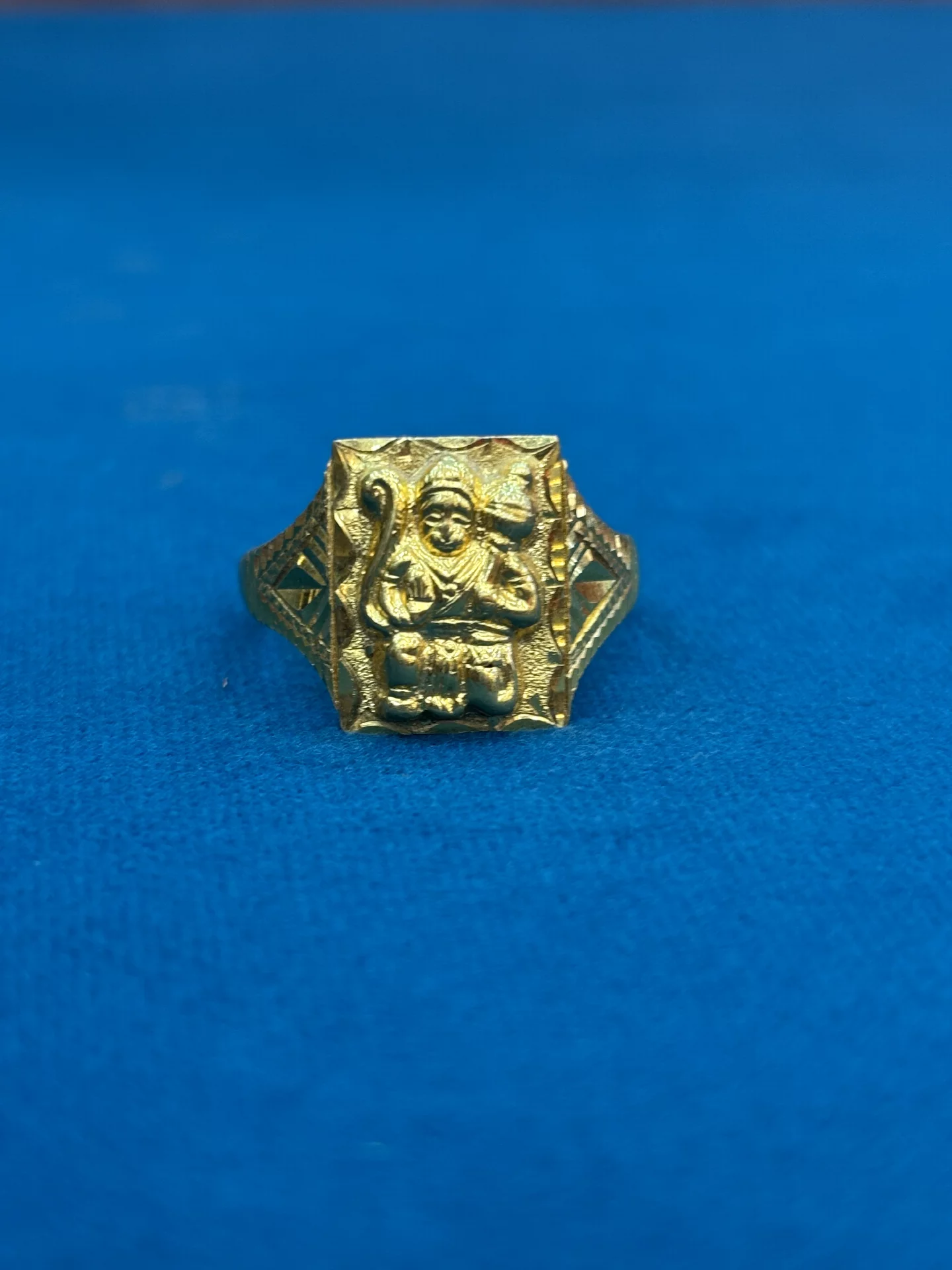 Gold Lord Hanuman Ring Amrutha Jewellers 23-11-7, Nageswara Rao Pantulu Rd, Satyaranayana Puram, Vijayawada, Andhra Pradesh 520011, India