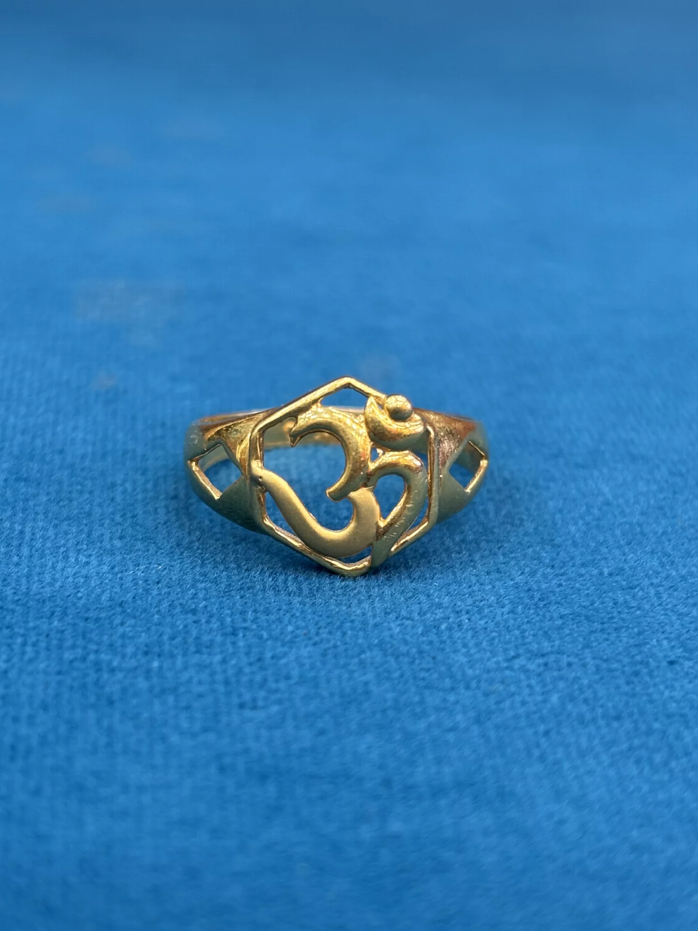 Gold Om Ring Amrutha Jewellers 23-11-7, Nageswara Rao Pantulu Rd, Satyaranayana Puram, Vijayawada, Andhra Pradesh 520011, India