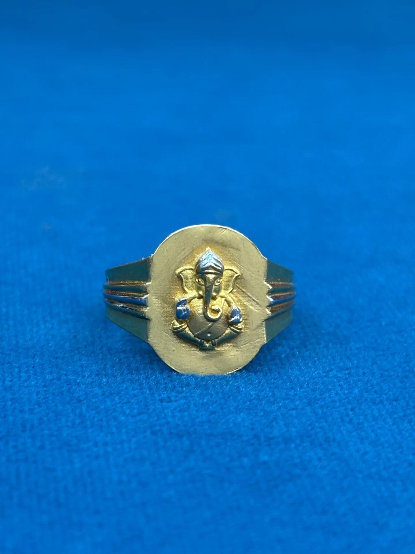Gold Lord Vinayaka Ring Amrutha Jewellers 23-11-7, Nageswara Rao Pantulu Rd, Satyaranayana Puram, Vijayawada, Andhra Pradesh 520011, India
