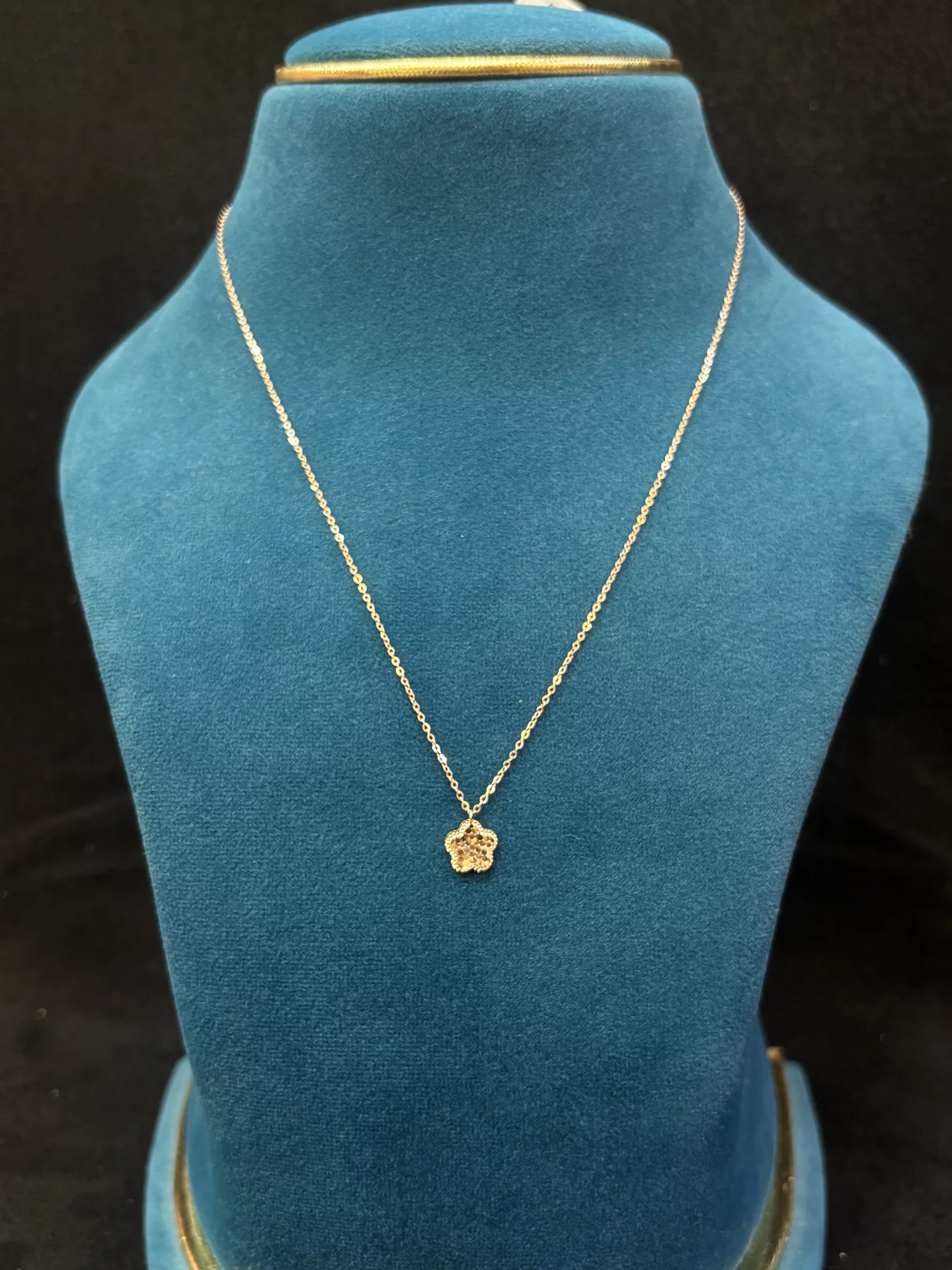 18ct Chain Amrutha Jewellers 23-11-7, Nageswara Rao Pantulu Rd, Satyaranayana Puram, Vijayawada, Andhra Pradesh 520011, India