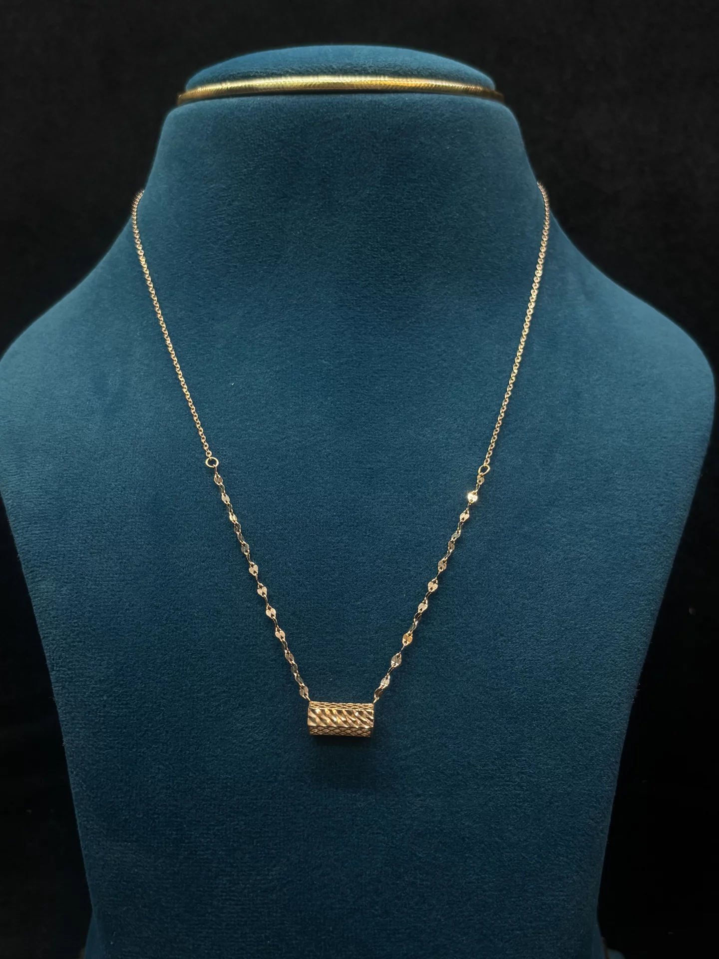 18ct Chain Amrutha Jewellers 23-11-7, Nageswara Rao Pantulu Rd, Satyaranayana Puram, Vijayawada, Andhra Pradesh 520011, India