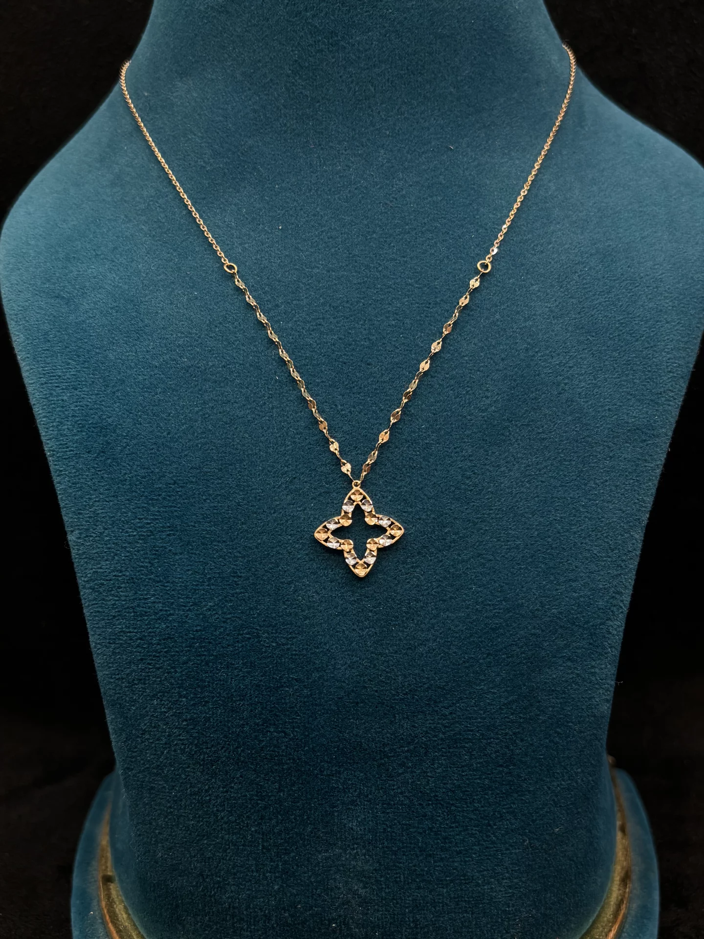 18ct Chain Amrutha Jewellers 23-11-7, Nageswara Rao Pantulu Rd, Satyaranayana Puram, Vijayawada, Andhra Pradesh 520011, India