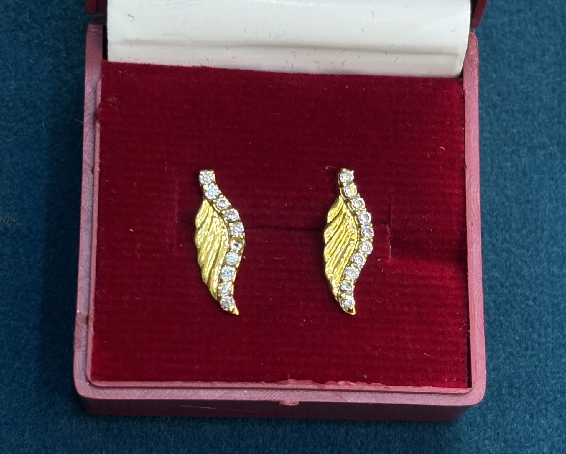 Leaf Model Studs Amrutha Jewellers 23-11-7, Nageswara Rao Pantulu Rd, Satyaranayana Puram, Vijayawada, Andhra Pradesh 520011, India