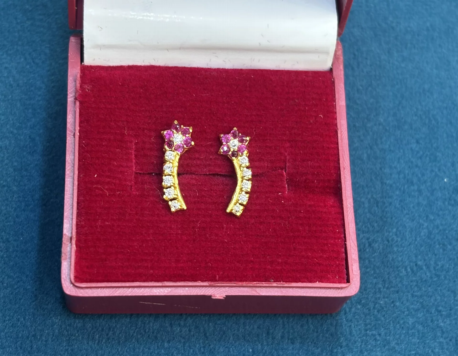 Pink Stone Studs Amrutha Jewellers 23-11-7, Nageswara Rao Pantulu Rd, Satyaranayana Puram, Vijayawada, Andhra Pradesh 520011, India