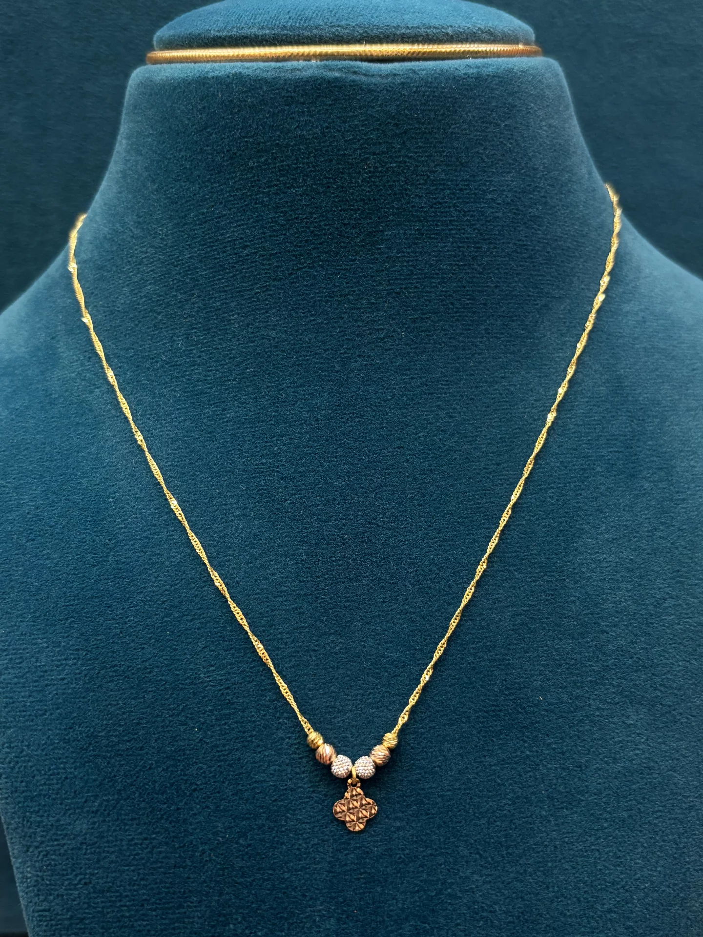 Gold Ladies Chains Amrutha Jewellers 23-11-7, Nageswara Rao Pantulu Rd, Satyaranayana Puram, Vijayawada, Andhra Pradesh 520011, India