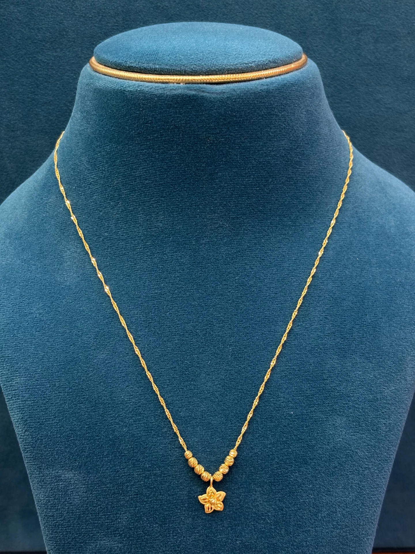 Gold Ladies Chains Amrutha Jewellers 23-11-7, Nageswara Rao Pantulu Rd, Satyaranayana Puram, Vijayawada, Andhra Pradesh 520011, India