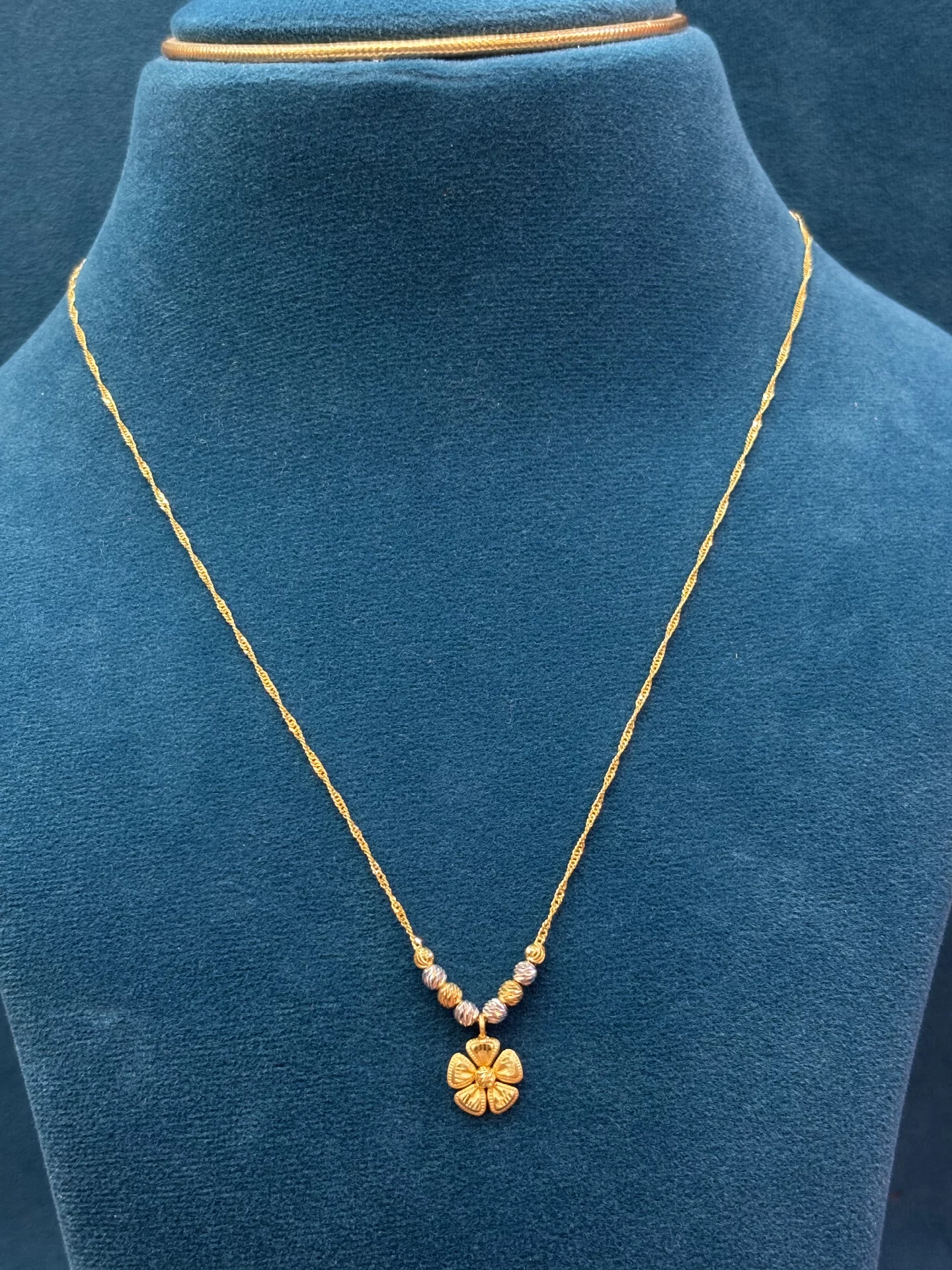 Gold Ladies Chains Amrutha Jewellers 23-11-7, Nageswara Rao Pantulu Rd, Satyaranayana Puram, Vijayawada, Andhra Pradesh 520011, India