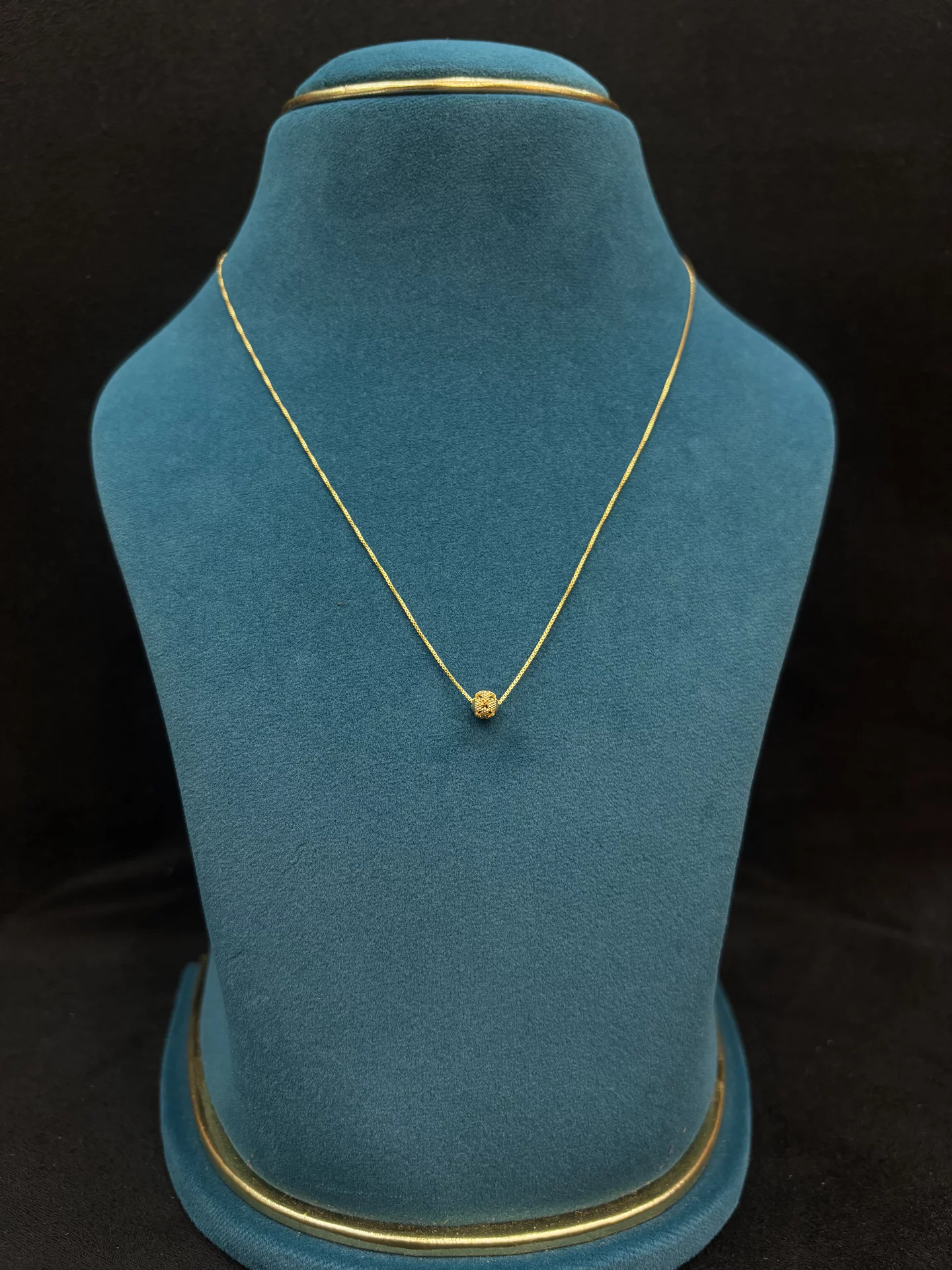 Ladies Chains Amrutha Jewellers 23-11-7, Nageswara Rao Pantulu Rd, Satyaranayana Puram, Vijayawada, Andhra Pradesh 520011, India