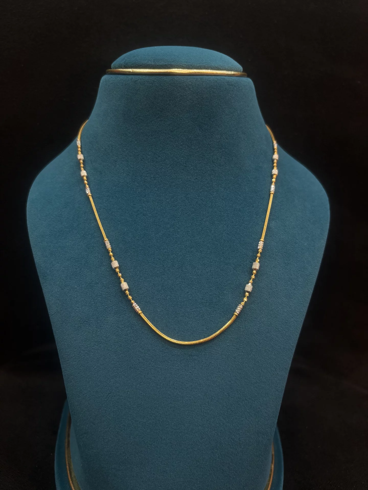 Ladies Chains Amrutha Jewellers 23-11-7, Nageswara Rao Pantulu Rd, Satyaranayana Puram, Vijayawada, Andhra Pradesh 520011, India