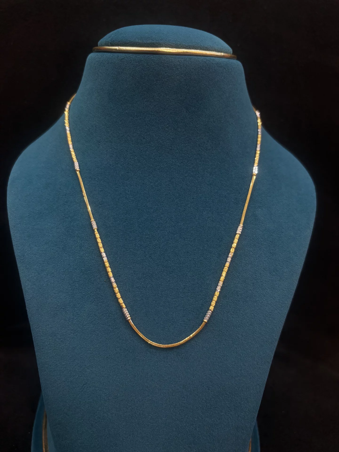 Ladies Chains Amrutha Jewellers 23-11-7, Nageswara Rao Pantulu Rd, Satyaranayana Puram, Vijayawada, Andhra Pradesh 520011, India