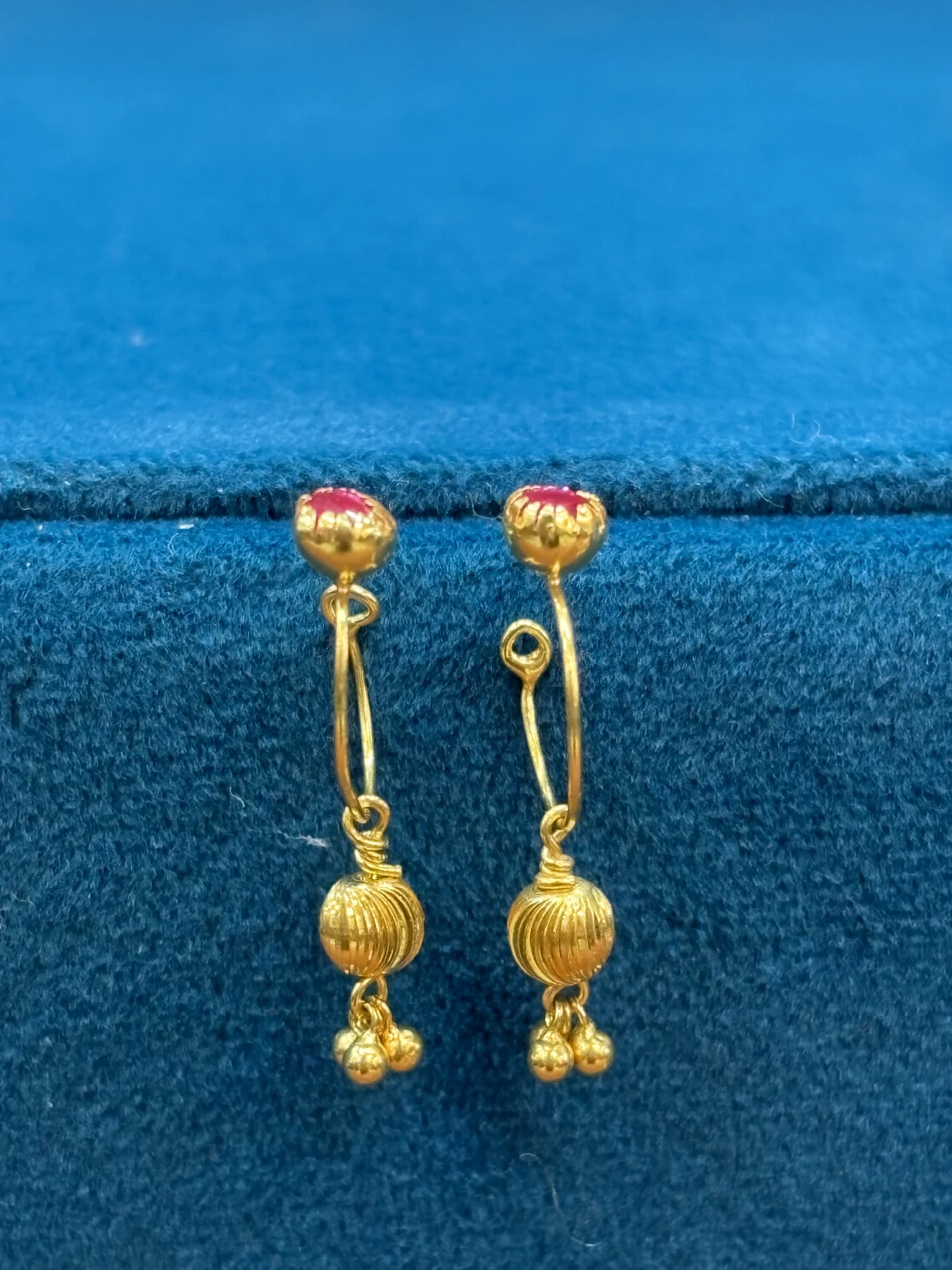 Gold Kuttu Kadalu, Red Stone Hoop with Gold Ball Drop (1.20 g)