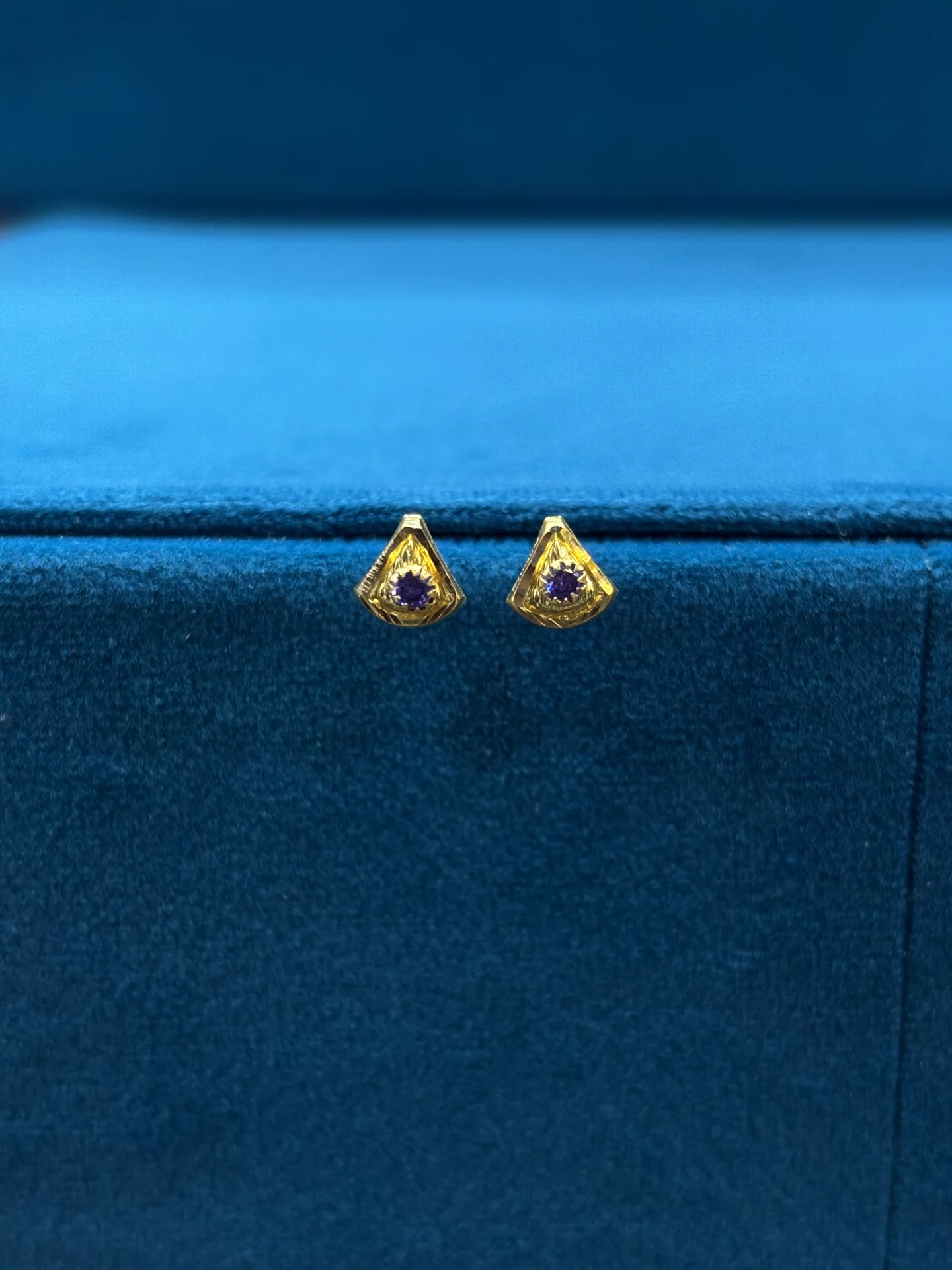 Gold Kuttu Kadalu, Blue Stone Triangle Stud (0.61 g)