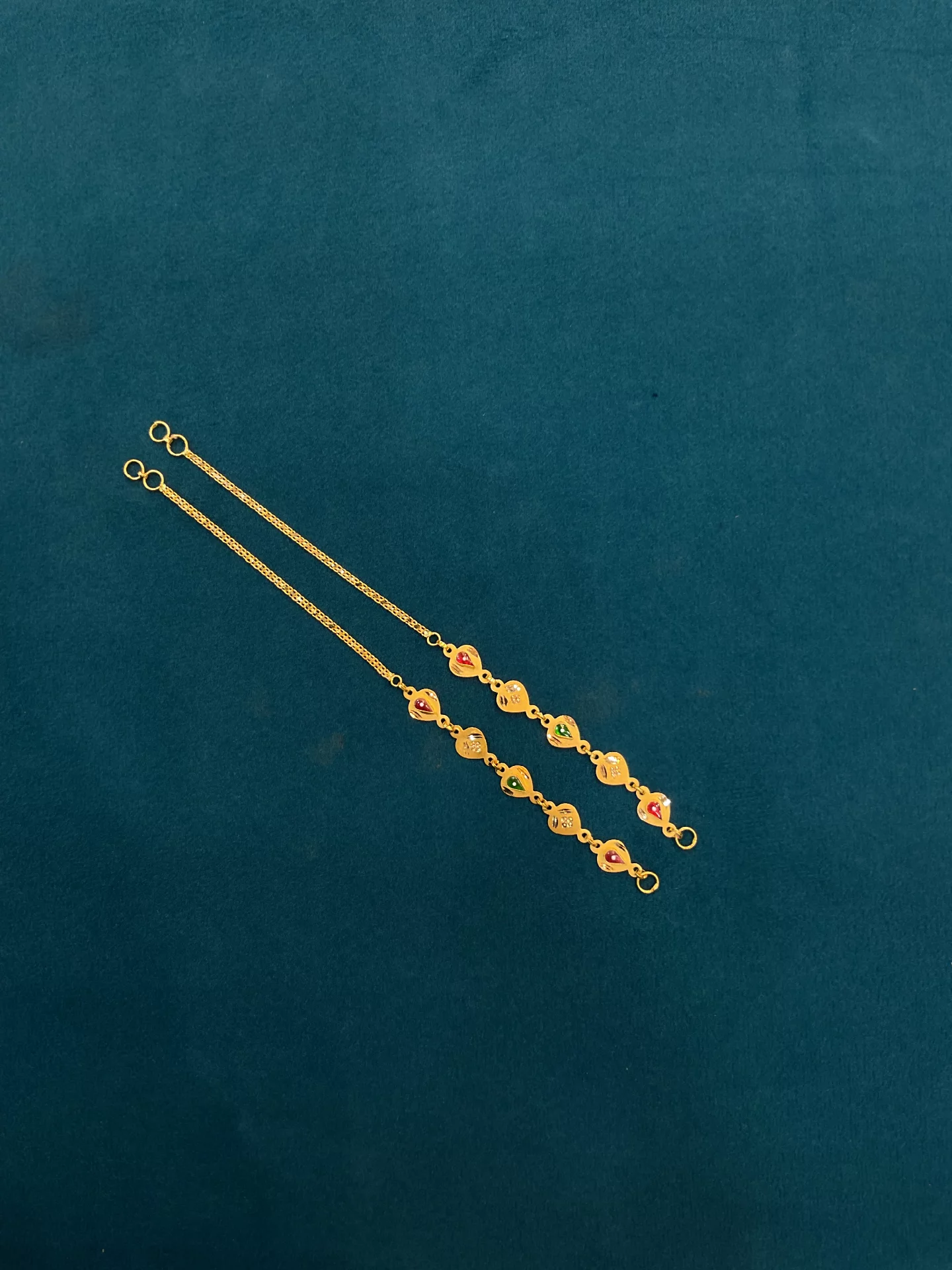 Gold Chuttu Matilu, Chain with Heart Motifs and Stones (2.05 g)