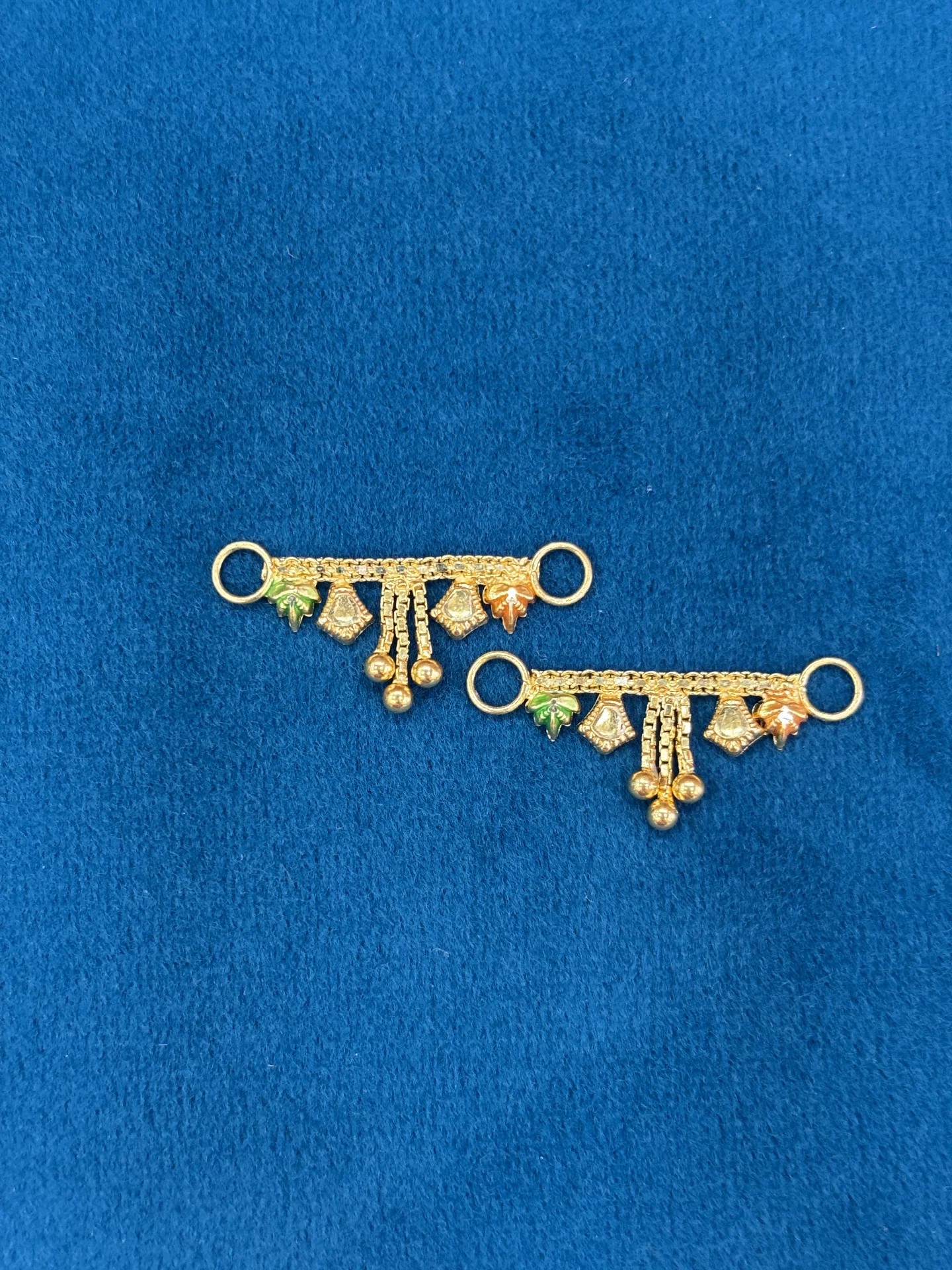 Gold Half Matilu, Enamel Leaves with Gold Tassel Drops (1.22 g)