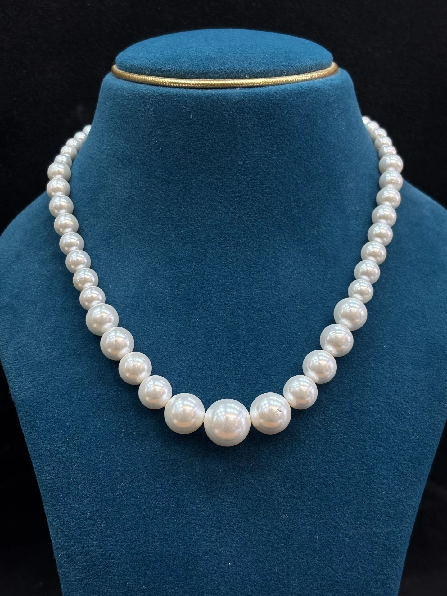 Unique Pearl Danda