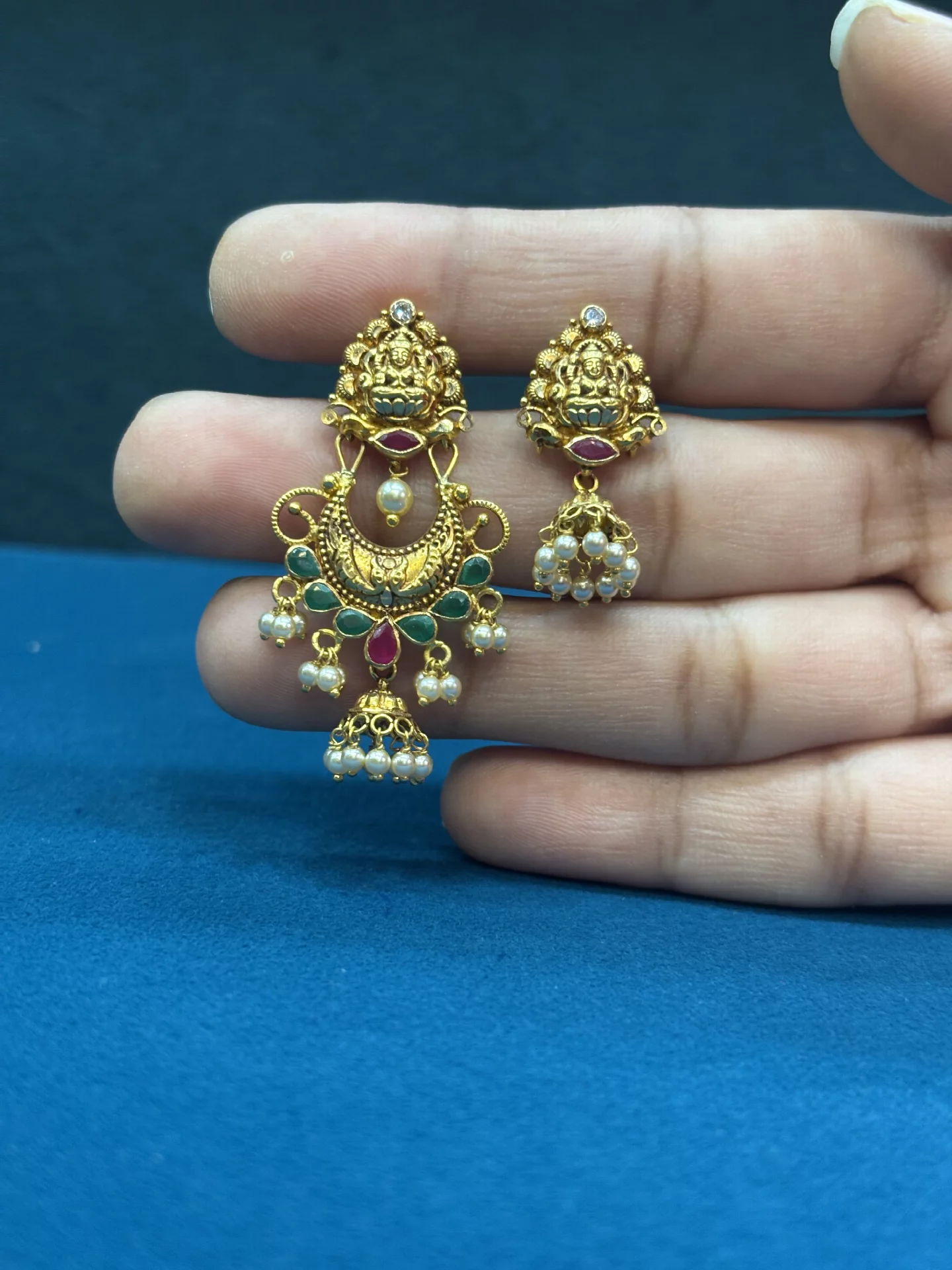 Detachable Gold Junkies