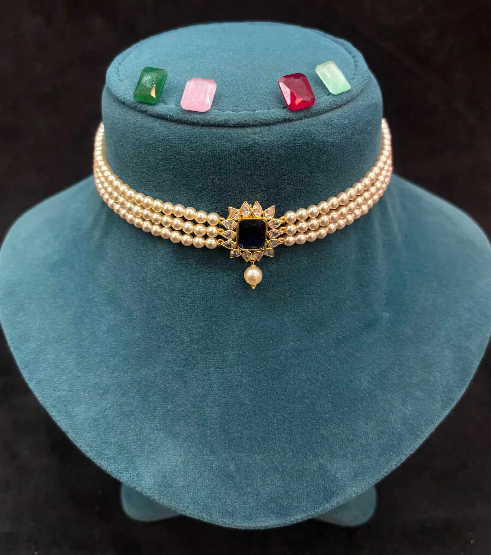 Detachable Pearls Choker