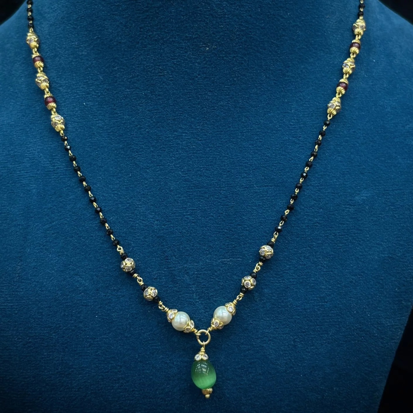 Pearl Black Beads Chain