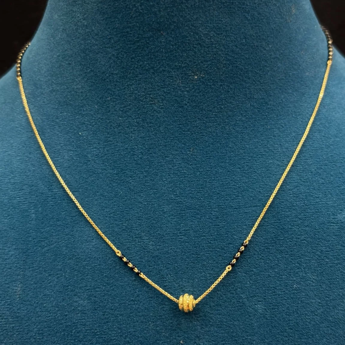 Dd ball black beads chain