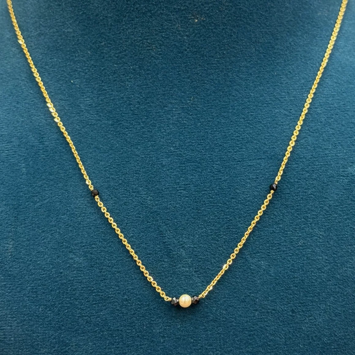 Pearl Black Beads Chain