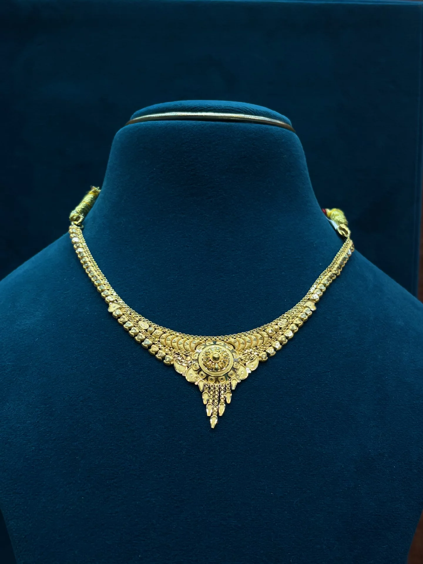 Light weight Necklace