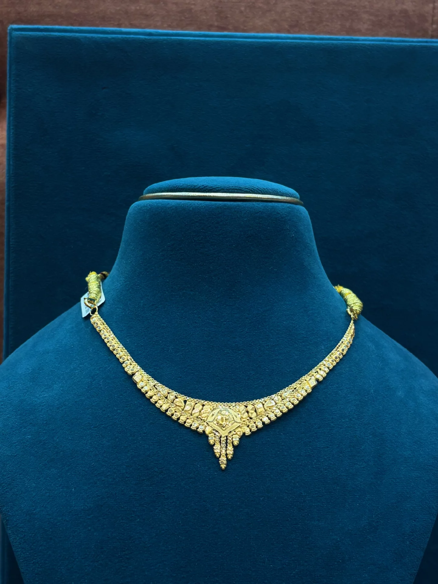 Light weight Necklace