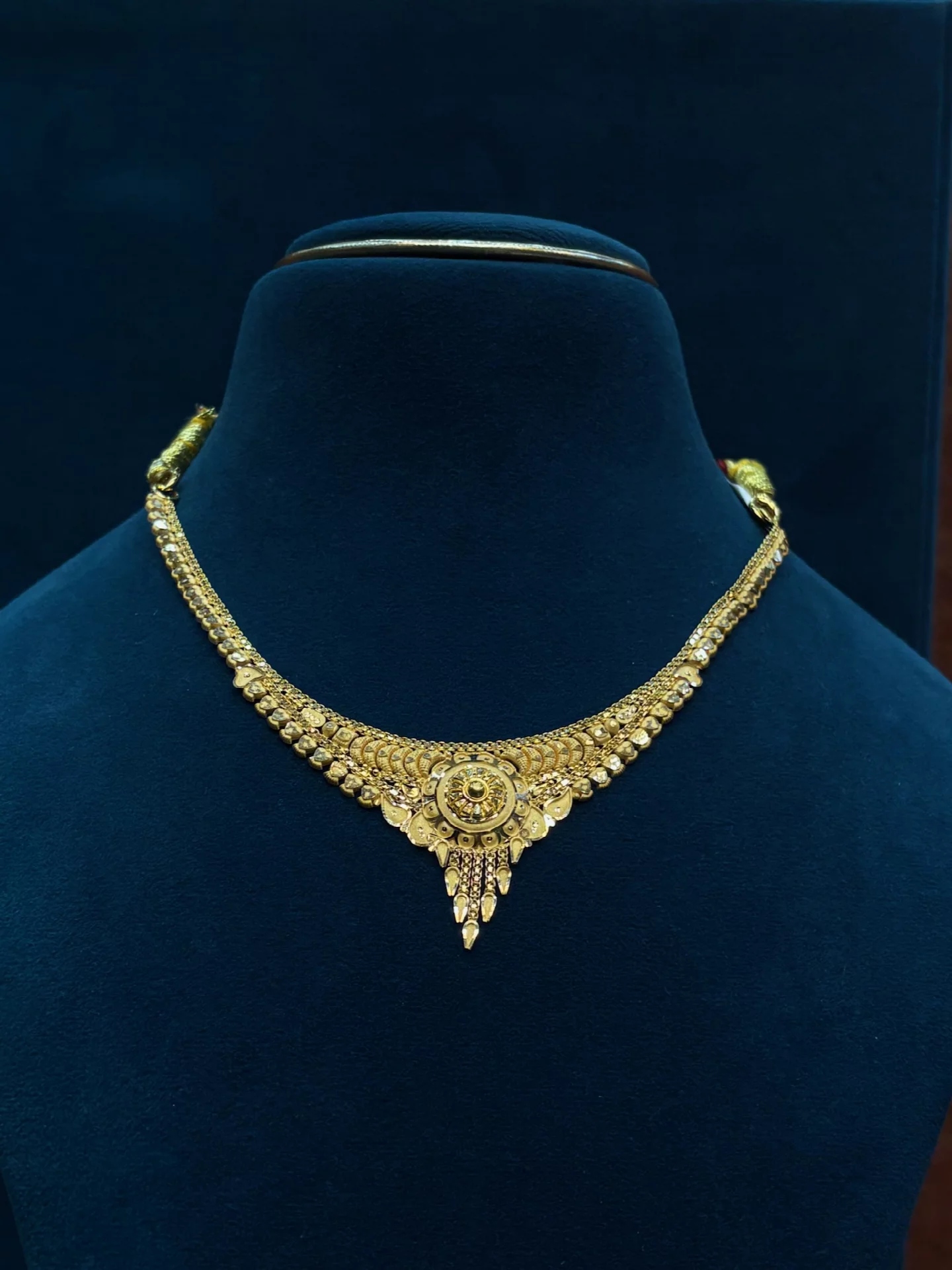 Light weight Necklace