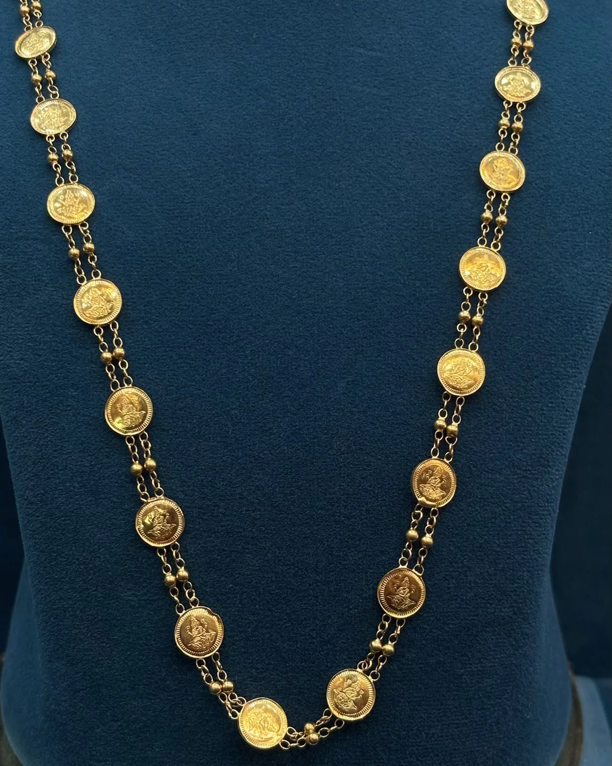 Gold haaram