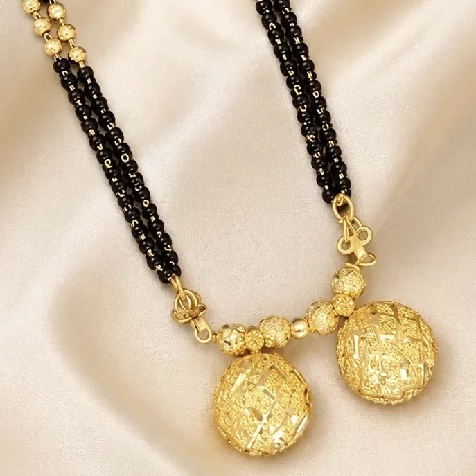 Gold Black Beads Chain