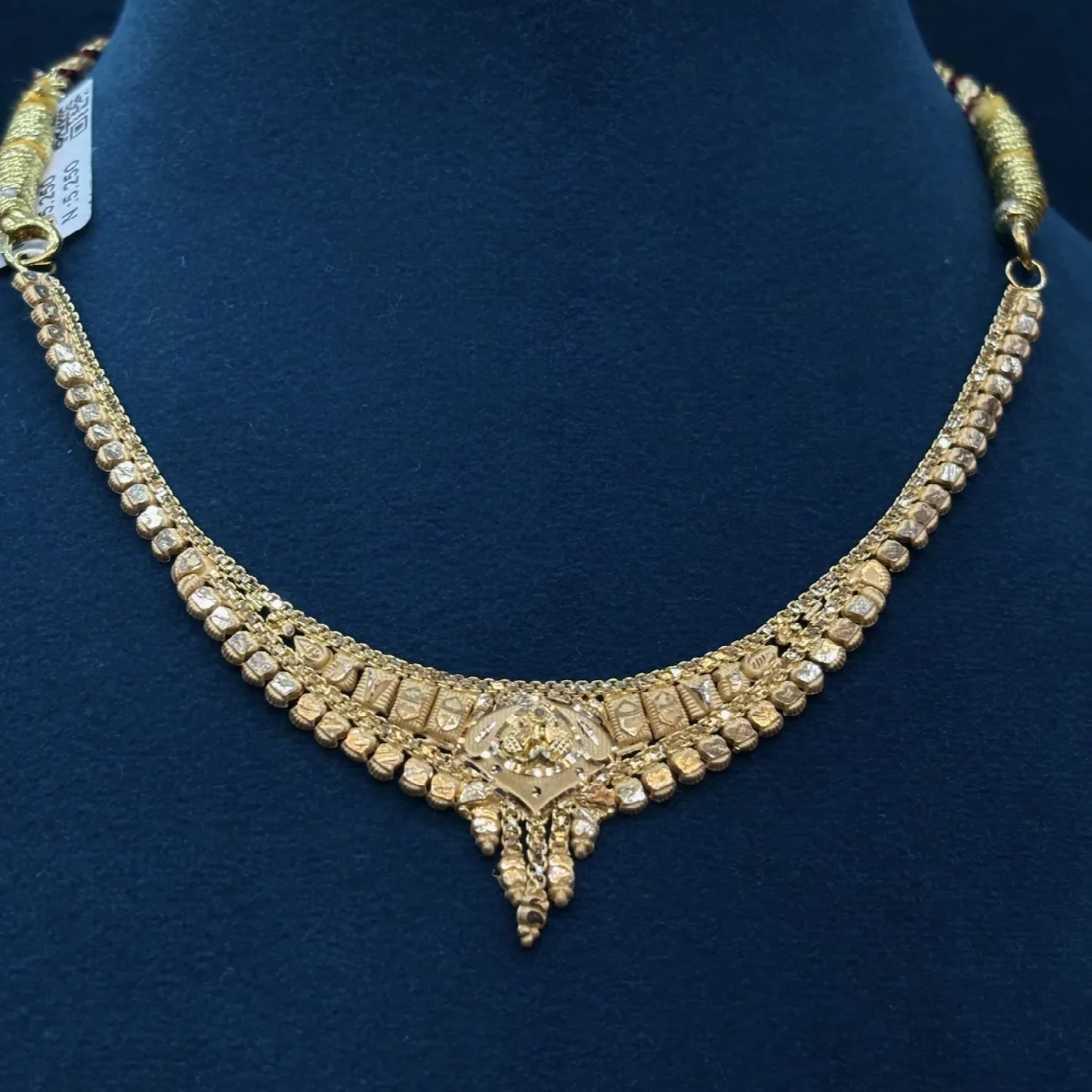 Light weight Necklace