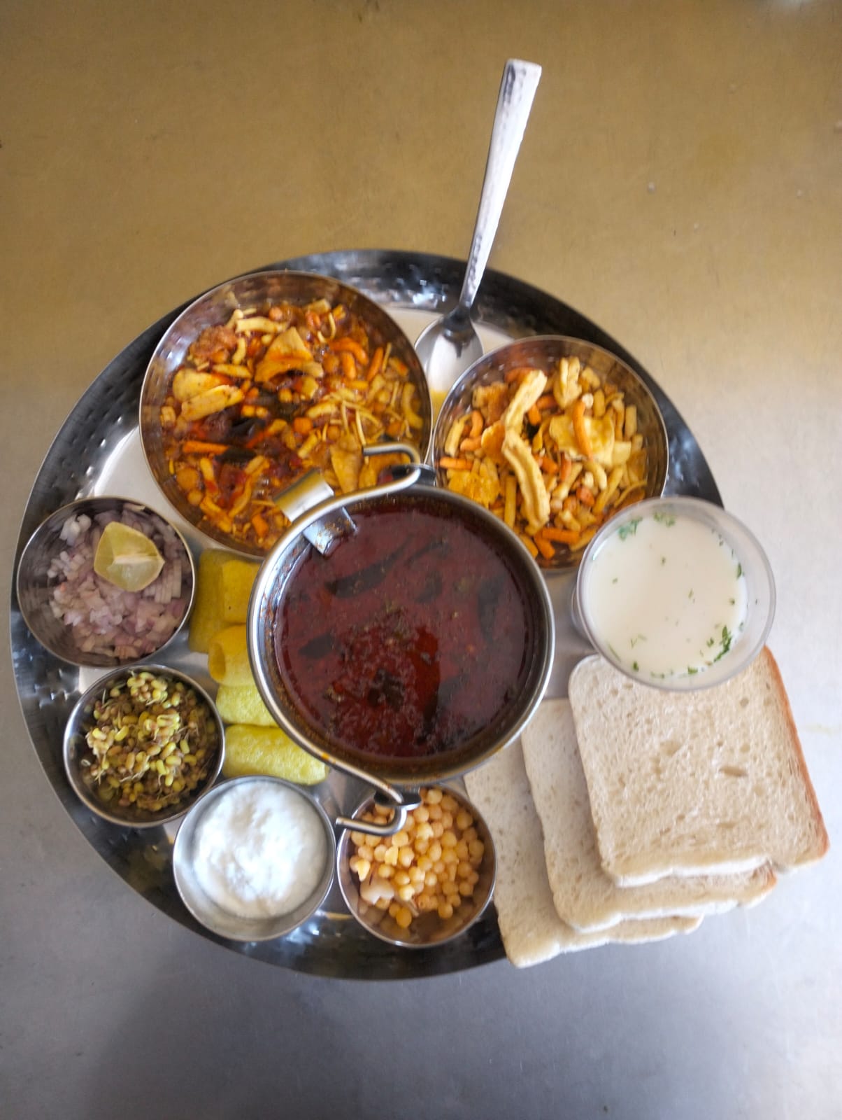 Sunday Special Misal-https://i-media.vyaparify.com/vcards/products/32775/Sunday-Special-Misal.jpg Image