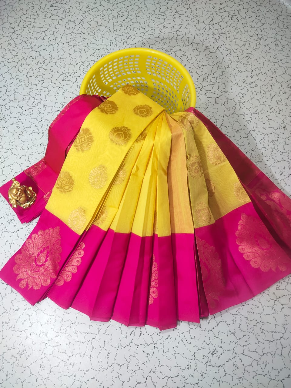 Super soft Uppada Kotanji Border silk Cotton sarees-https://i-media.vyaparify.com/vcards/products/33558/WhatsApp-Image-2024-03-21-at-1.12.04-PM.jpeg Image