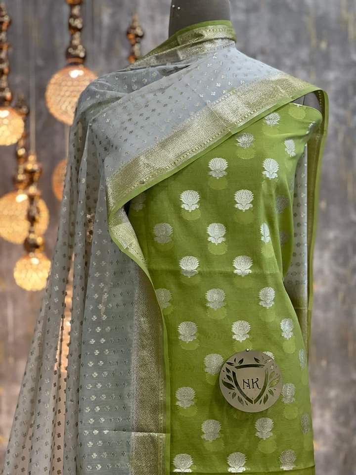 BANARASI  CHANDERI SILK CONTRASS SUIT-https://i-media.vyaparify.com/vcards/products/33574/WhatsApp-Image-2024-03-22-at-5.21.33-AM.jpeg Image