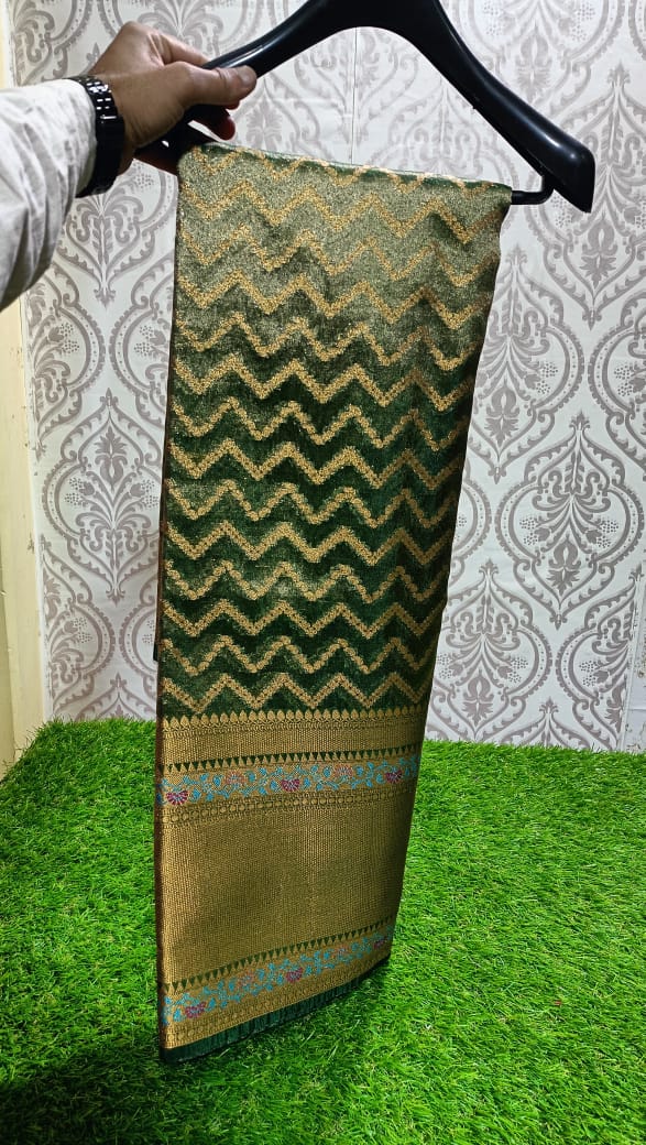 BSH 23/3/2024  Banarasi Weaving Semi Tissu Saree-https://i-media.vyaparify.com/vcards/products/33780/WhatsApp-Image-2024-03-23-at-4.31.02-AM-(1).jpeg Image