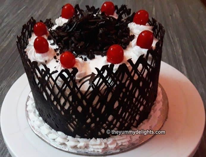 Black Forrest 400gm-https://i-media.vyaparify.com/vcards/products/33911/black-forest-cake-cover-picture.jpg Image