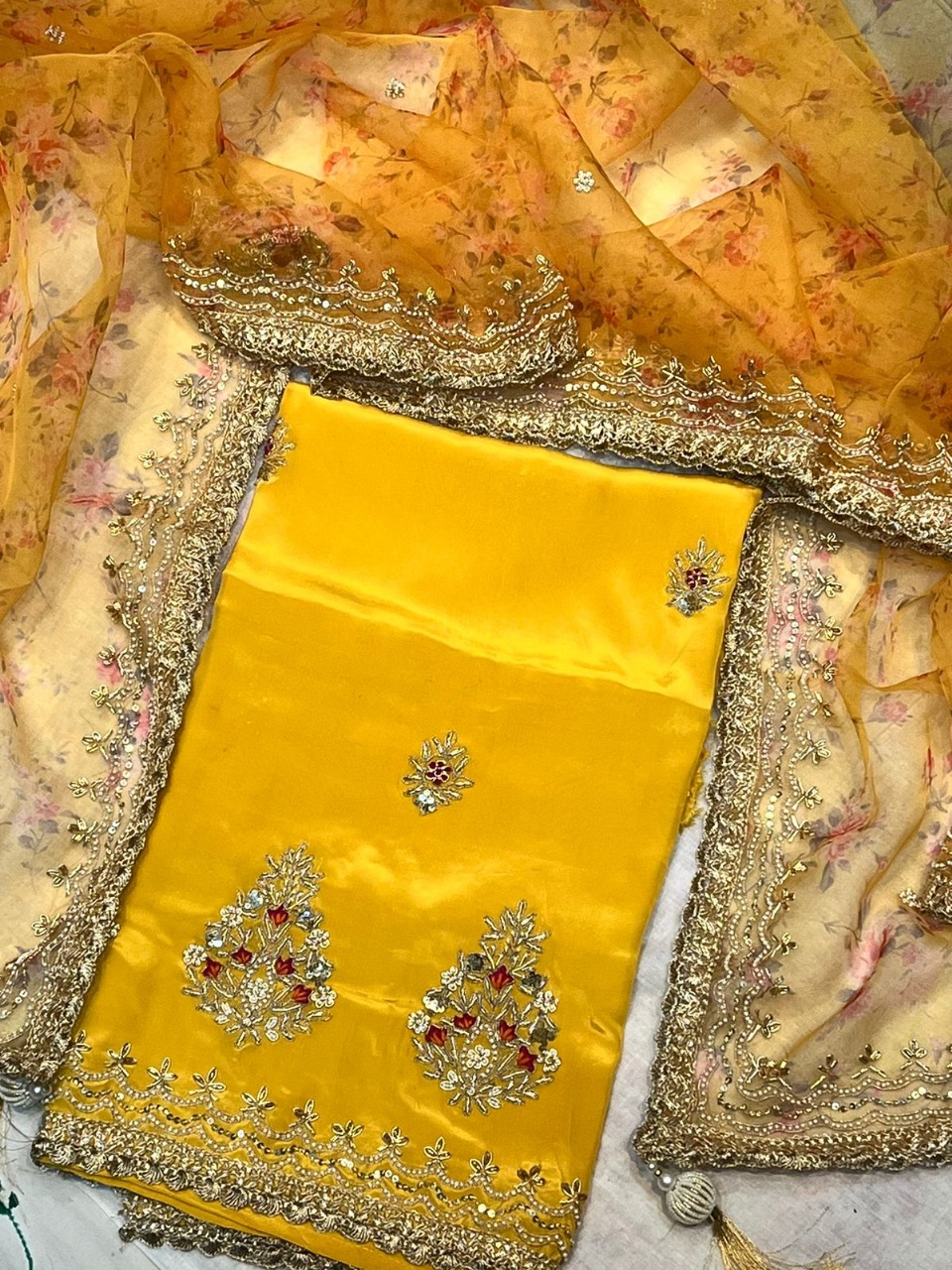 Party wear Suit-https://i-media.vyaparify.com/vcards/products/34227/WhatsApp-Image-2024-03-26-at-12.17.05-(1).jpeg Image