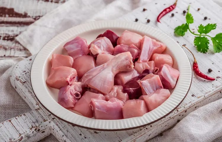 Fresh Chicken Curry Cut-https://i-media.vyaparify.com/vcards/products/34474/Fresh-Chicken-curry-cutt.jpg Image