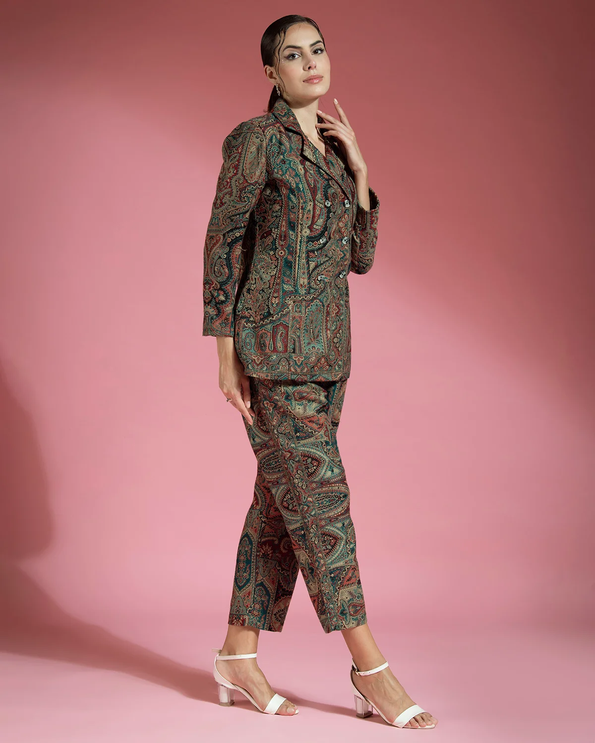 Jamavar Coord Set-https://i-media.vyaparify.com/vcards/products/34689/Jamavar-Coord-Set.png Image