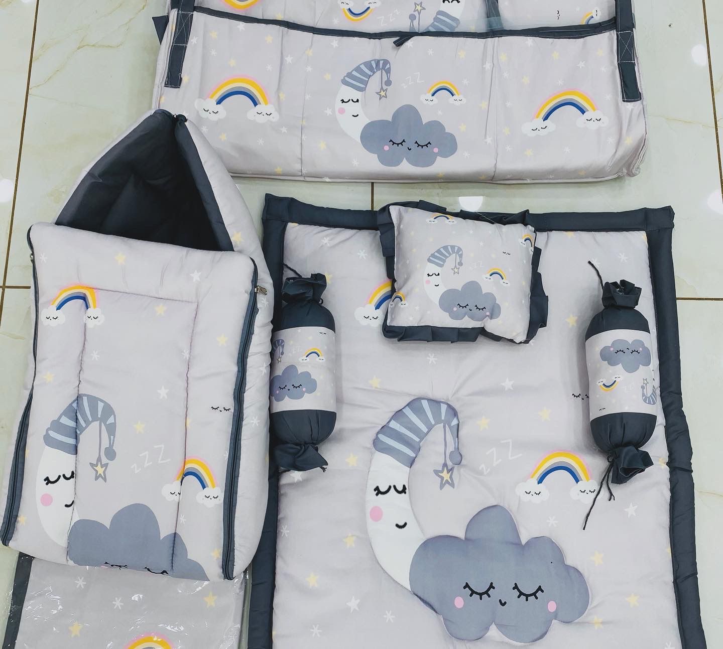 4-Piece Newborn Bedding Set – Sleepy Cloud and Rainbow Print-https://i-media.vyaparify.com/vcards/products/34794/WhatsApp-Image-2024-03-22-at-15.54.33-(1).jpeg Image