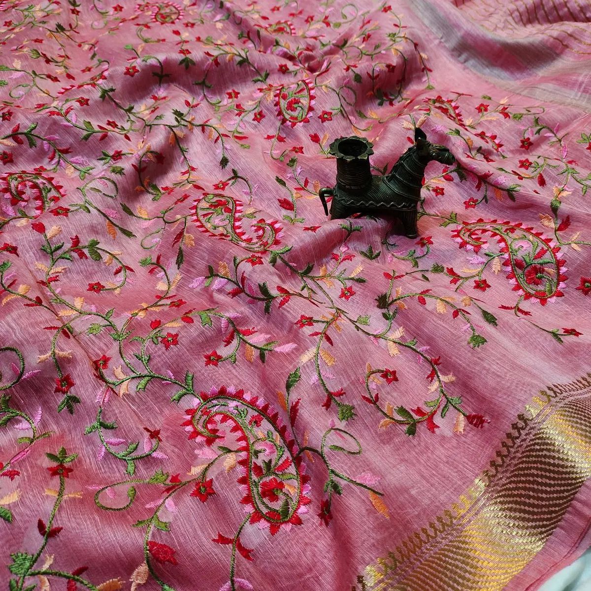 BSUB 31/3/2024  👉🏻. Exclusive collection  👉🏻kota silk linen banarasi border this saree-https://i-media.vyaparify.com/vcards/products/34989/WhatsApp-Image-2024-03-31-at-11.11.51-AM-(1).jpeg Image