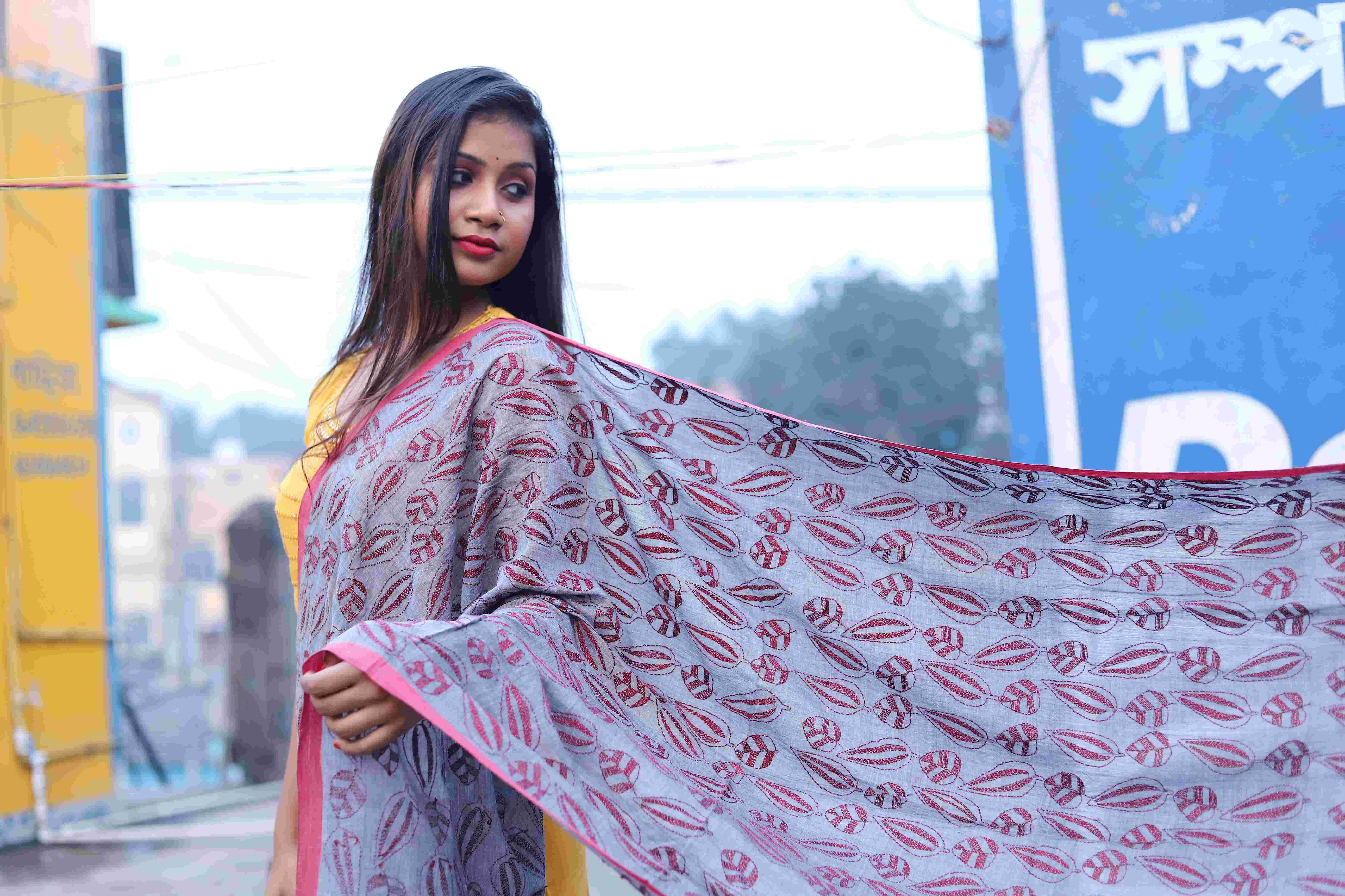 Exquisite Handcrafted Dupattas in Burnpur, West Bengal-https://i-media.vyaparify.com/vcards/products/37447/Exquisite-Handcrafted-Dupattas-in-Burnpur,-West-Bengal.jpg Image