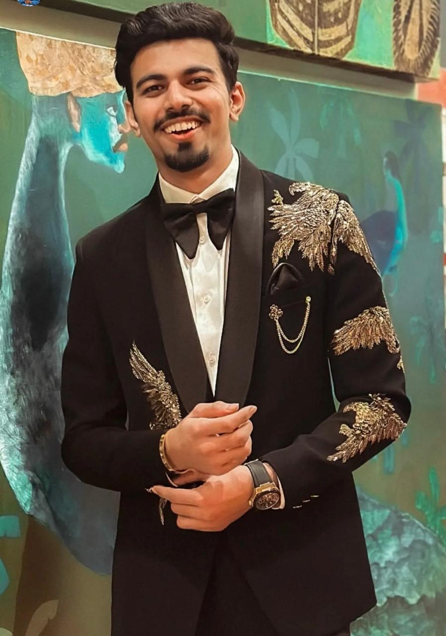 Elegant Black Eagle Italian Fabric Tuxedo-https://i-media.vyaparify.com/vcards/products/38490/Product-44.1.jpeg Image